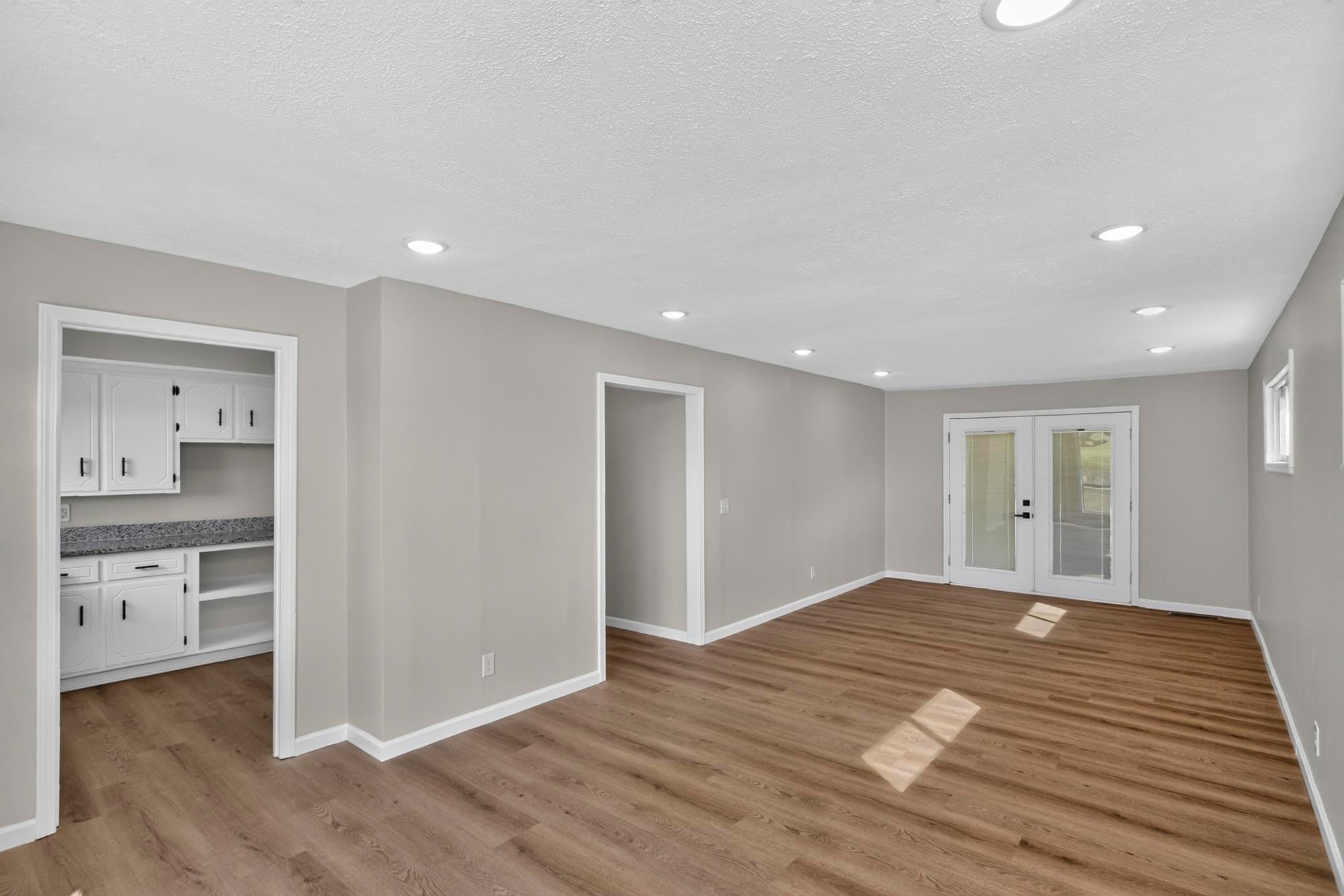 150 Pembroke Oak Grove Rd 3