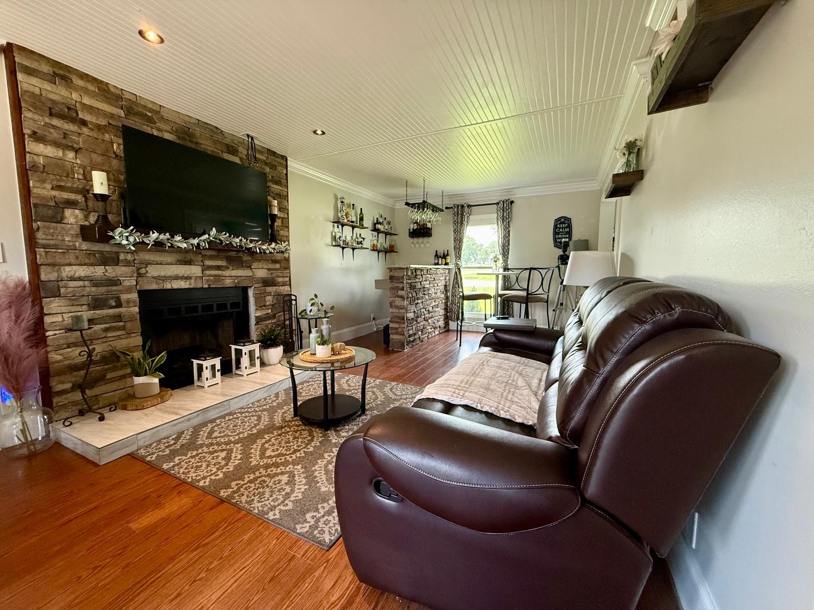 231 Overlook Pl