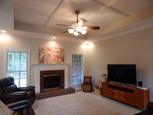 367 Woodland Creek Dr