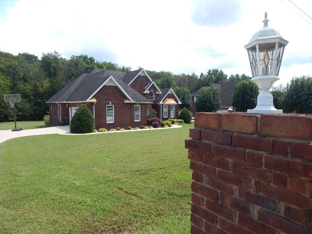 367 Woodland Creek Dr