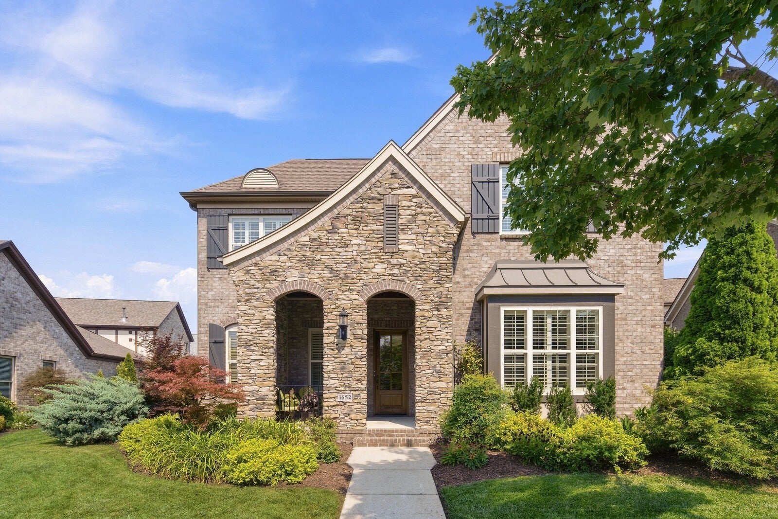 1652 Noah Ln