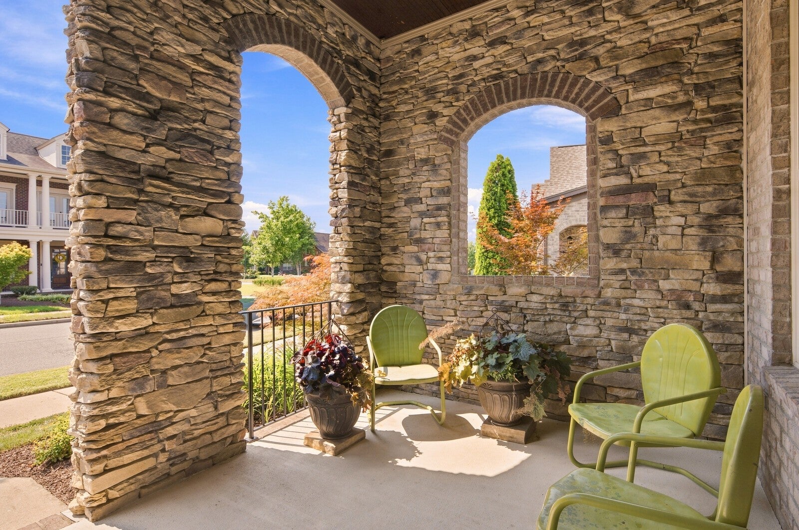 1652 Noah Ln