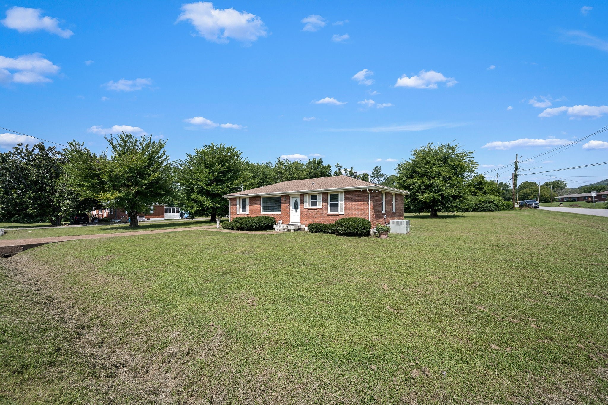3308 W Hamilton Ave
