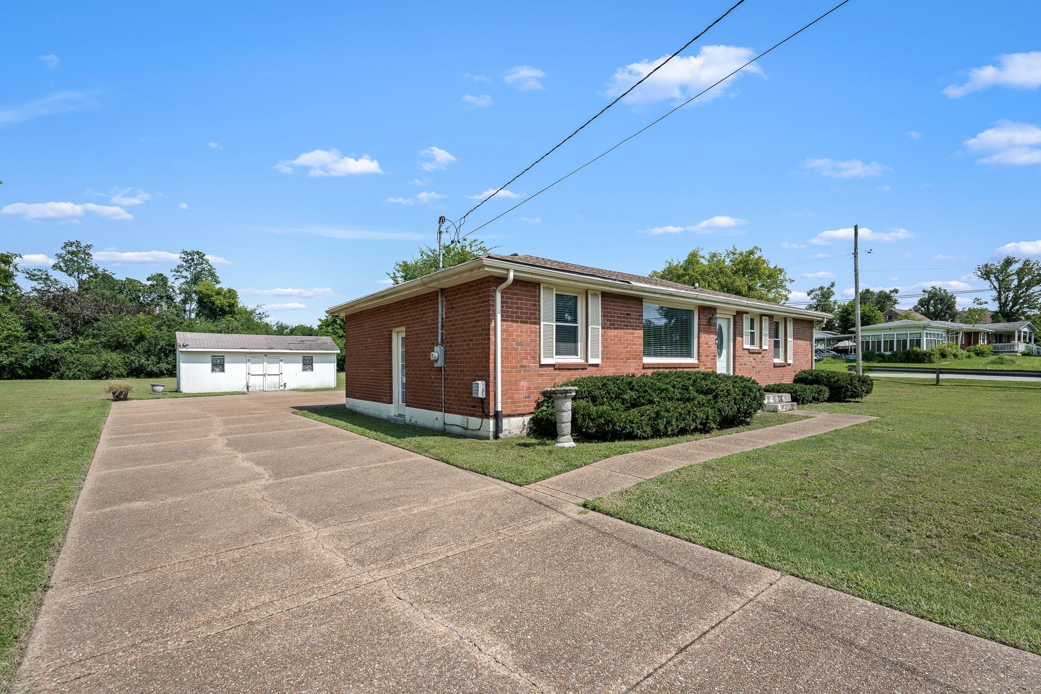3308 W Hamilton Ave