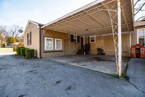 340 Foxglove Dr