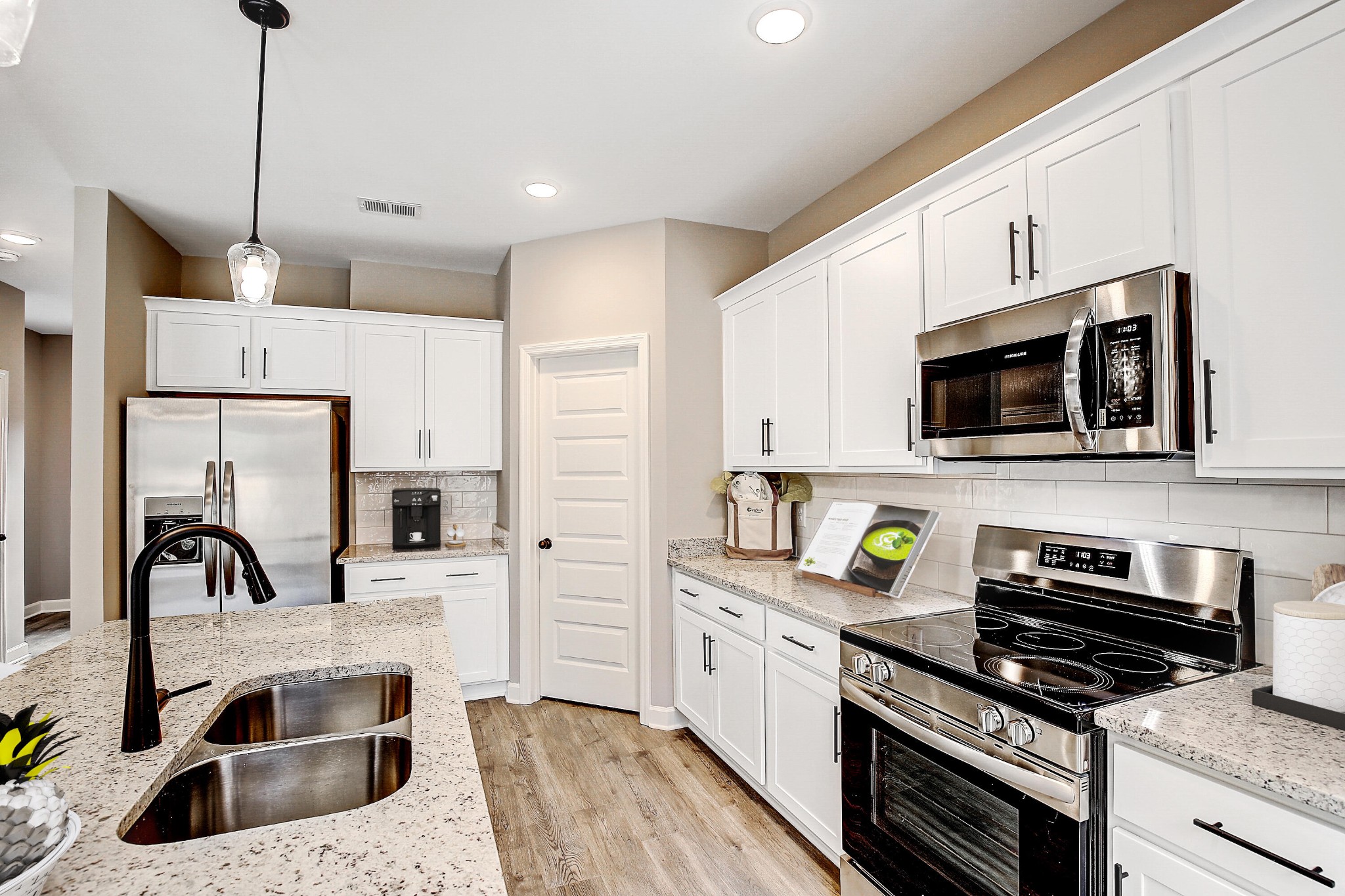 8529 Ari Lane
