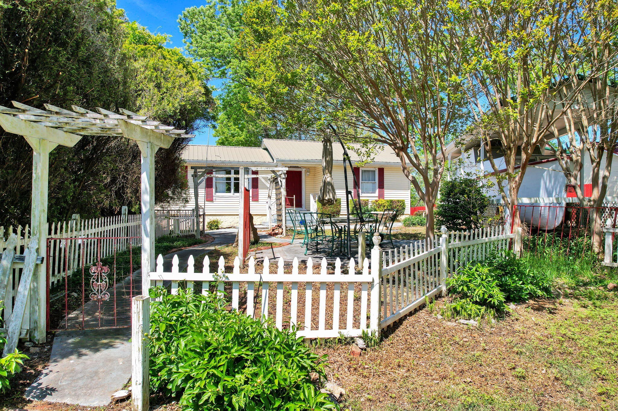 691 Lakehaven Circle