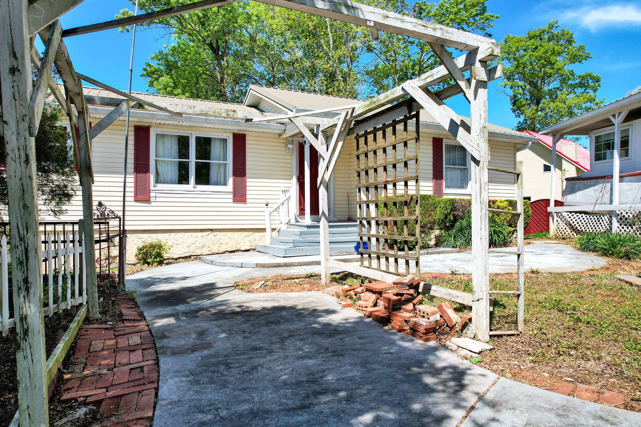 691 Lakehaven Circle