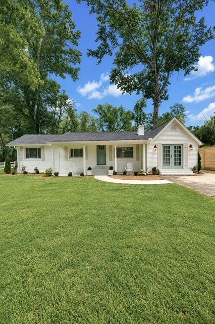 4-bed listing at 5919 Old Harding Pike, Nashville