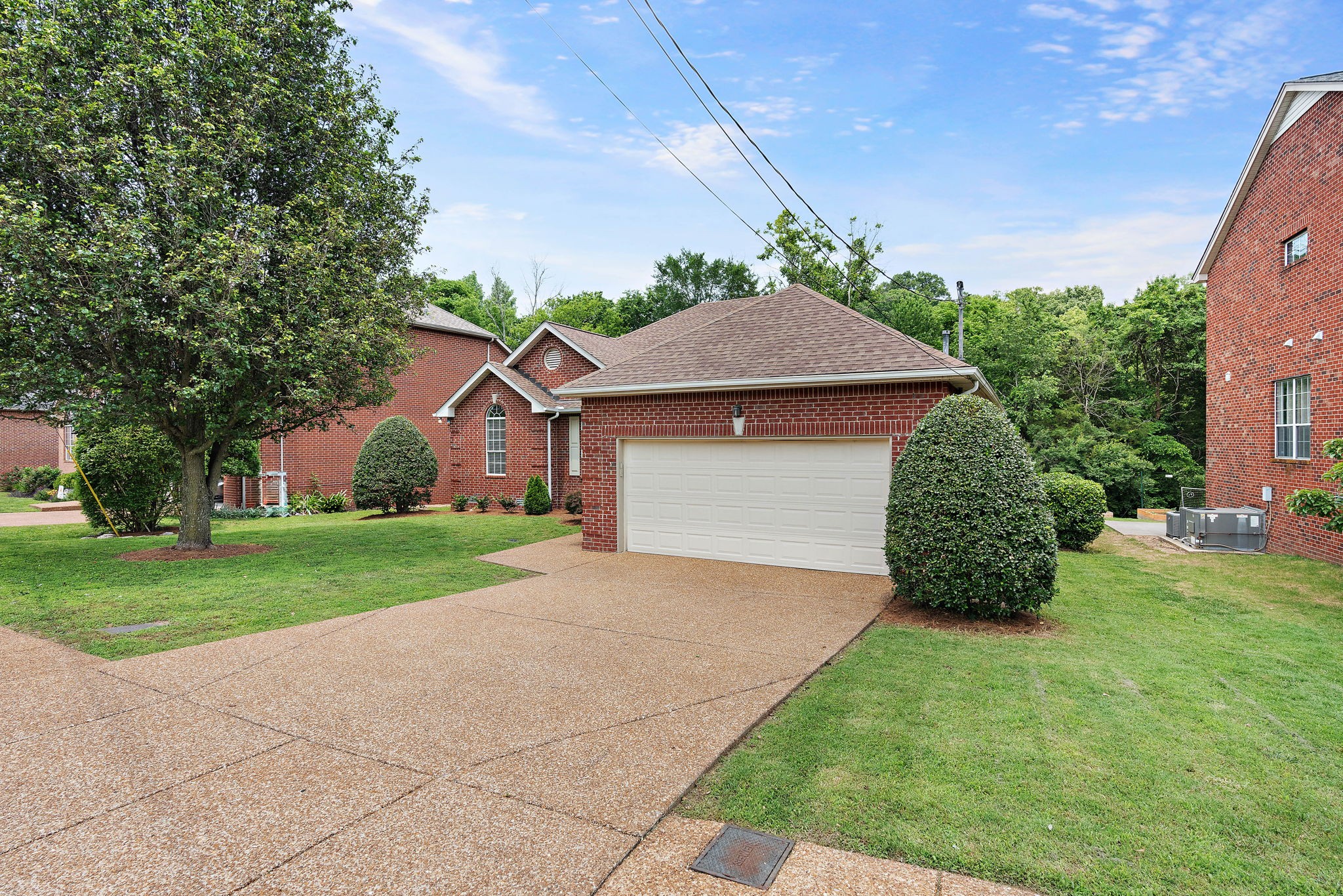 6872 Sunnywood Dr