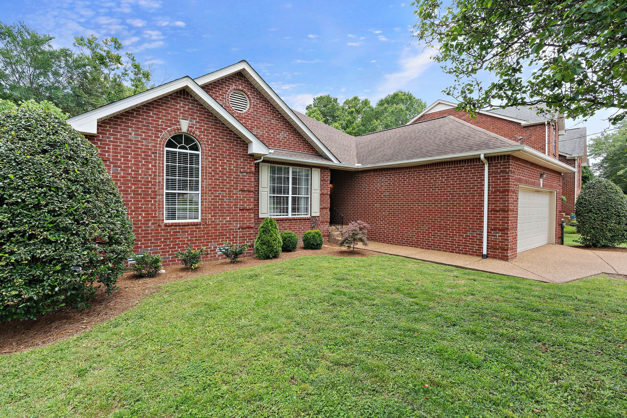 6872 Sunnywood Dr
