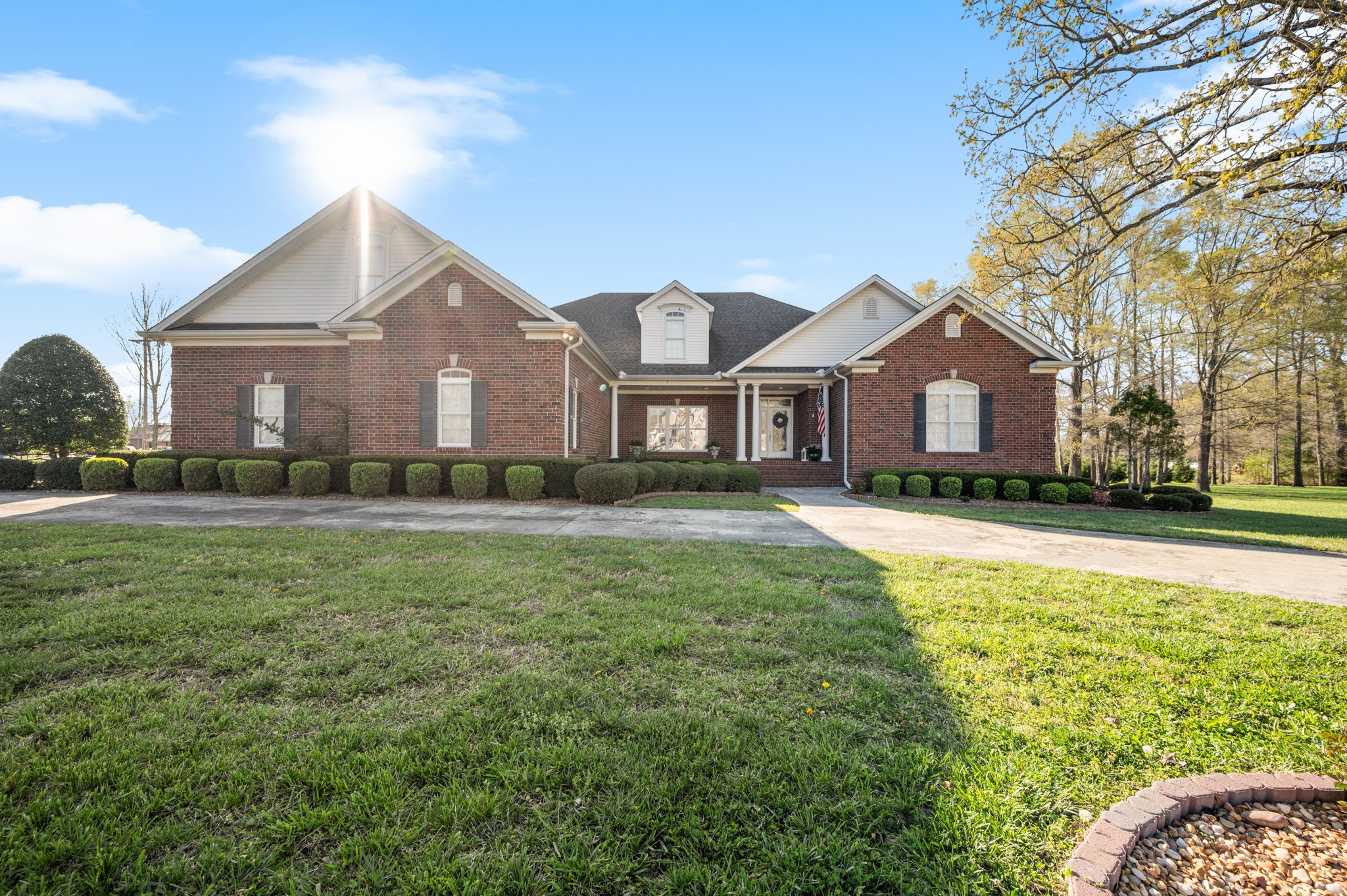 107 Heritage Cir