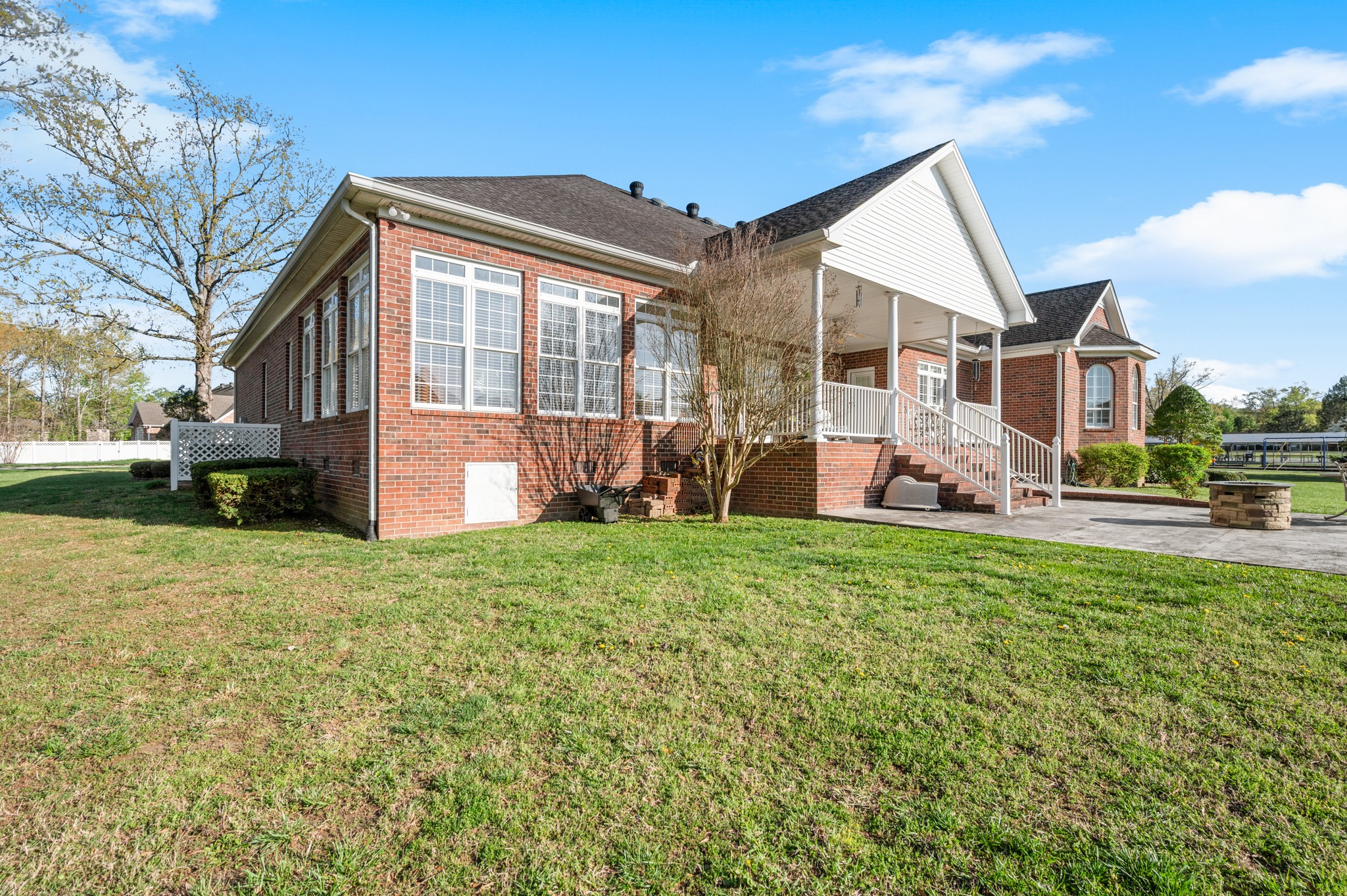 107 Heritage Cir