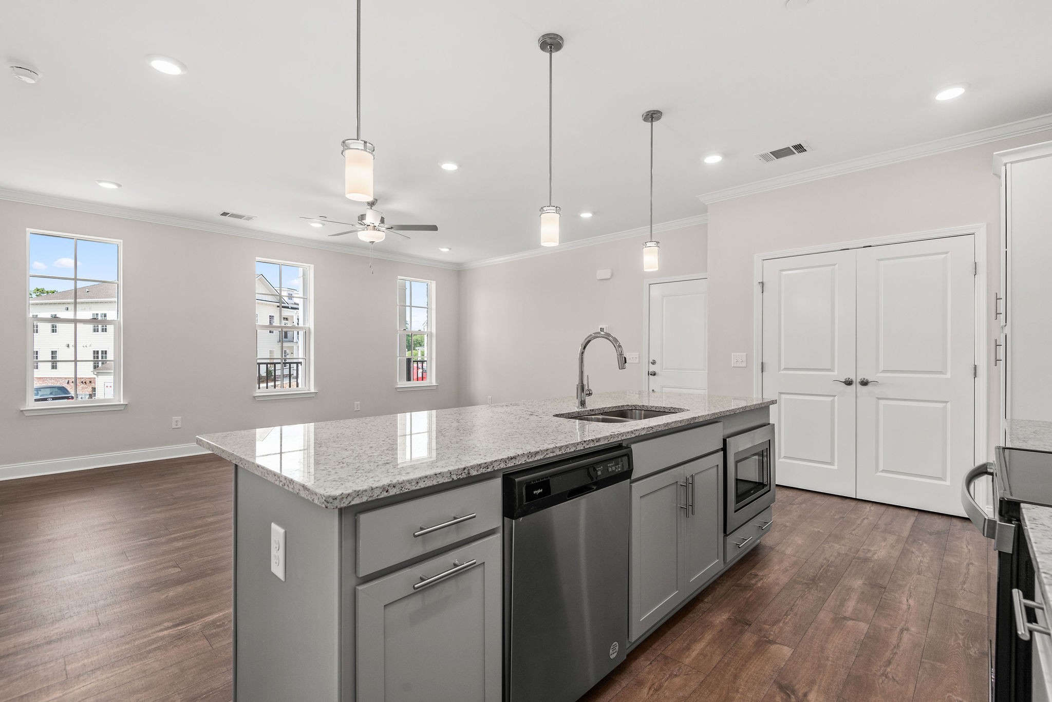 836 Goswell Dr 3
