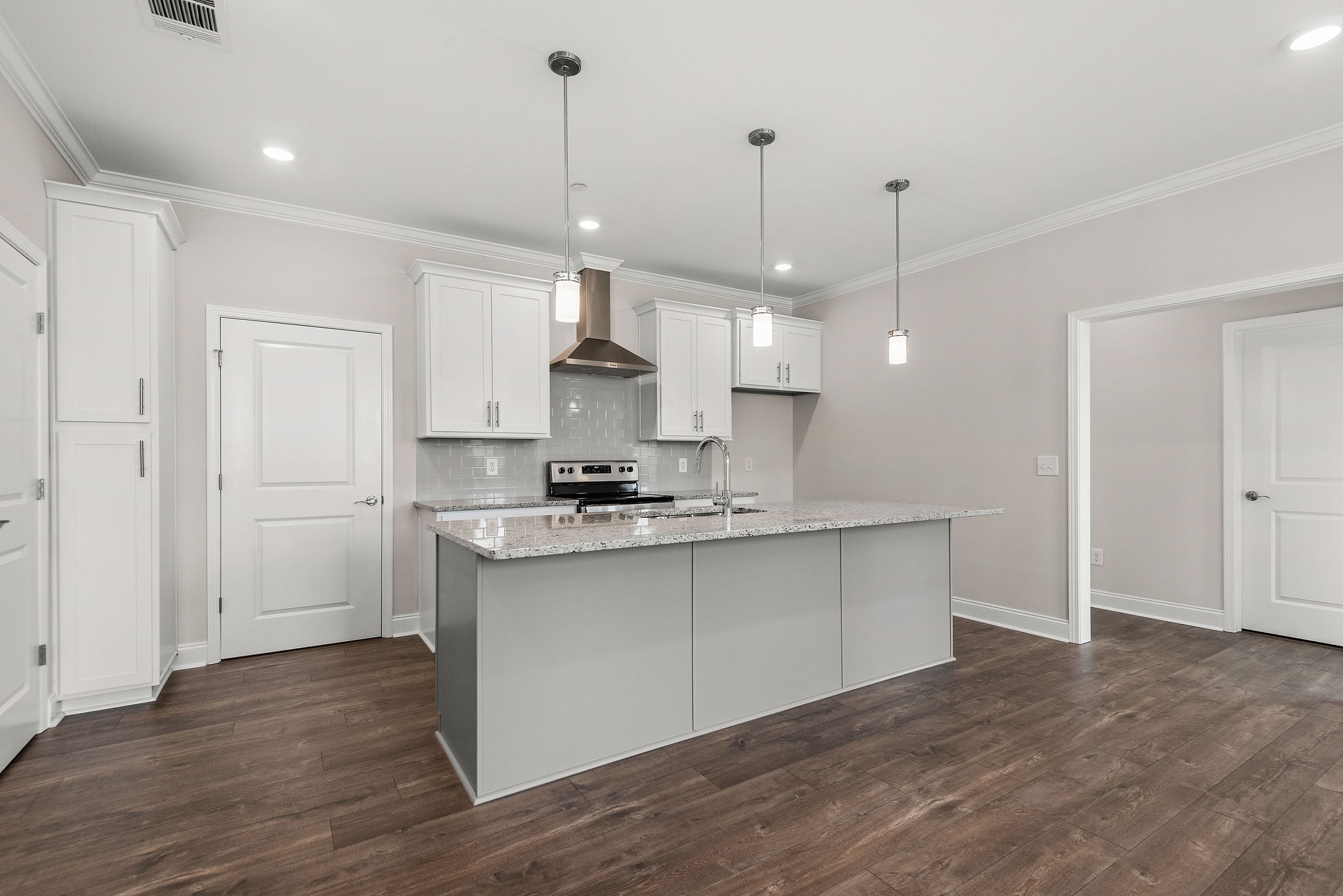 836 Goswell Dr 3