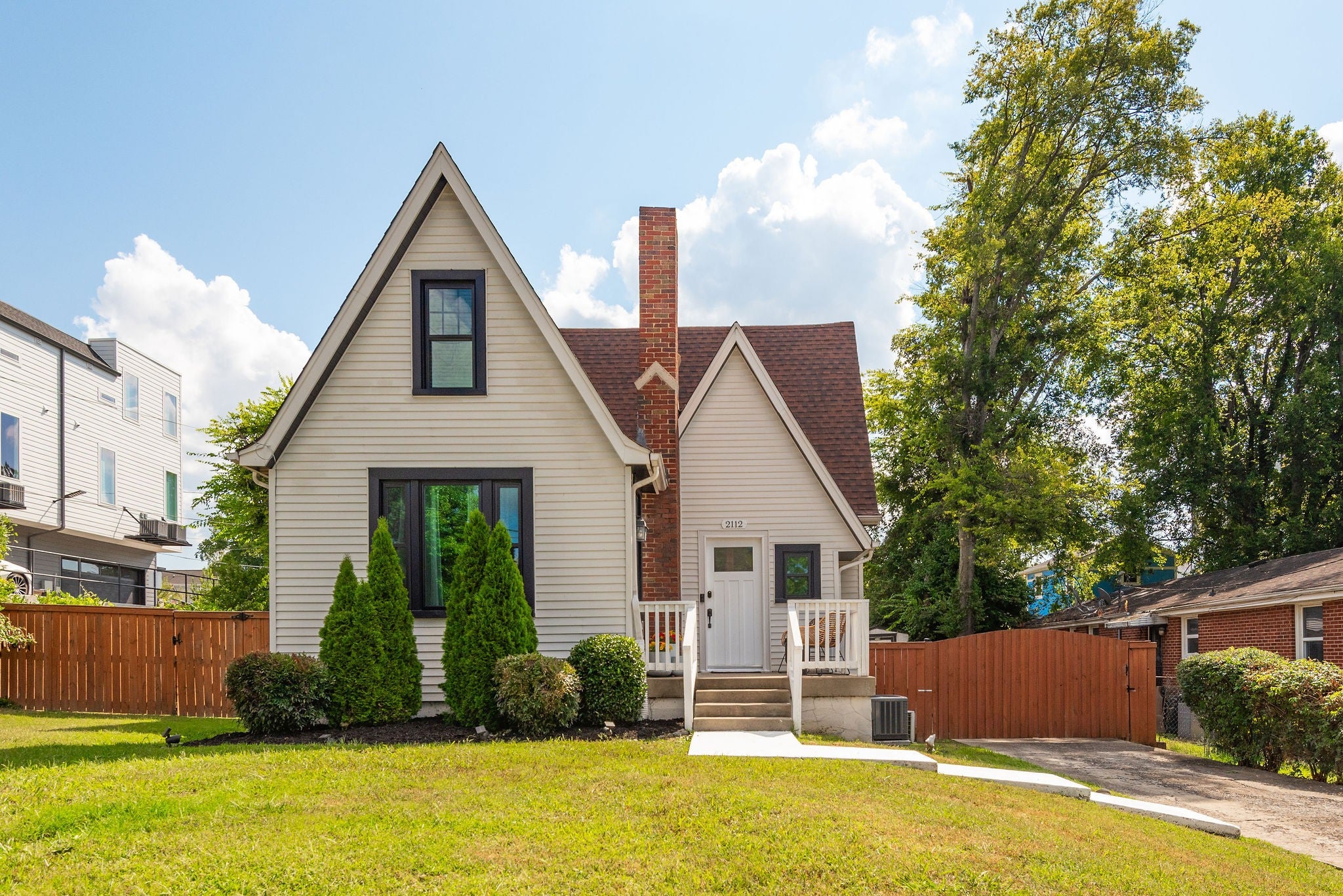 4-bed home sold in Nashville, TN 37208, 2112 24th Ave N 2112 24th Ave N, Nashville TN 37208 4-bed home, photo 1 of 42