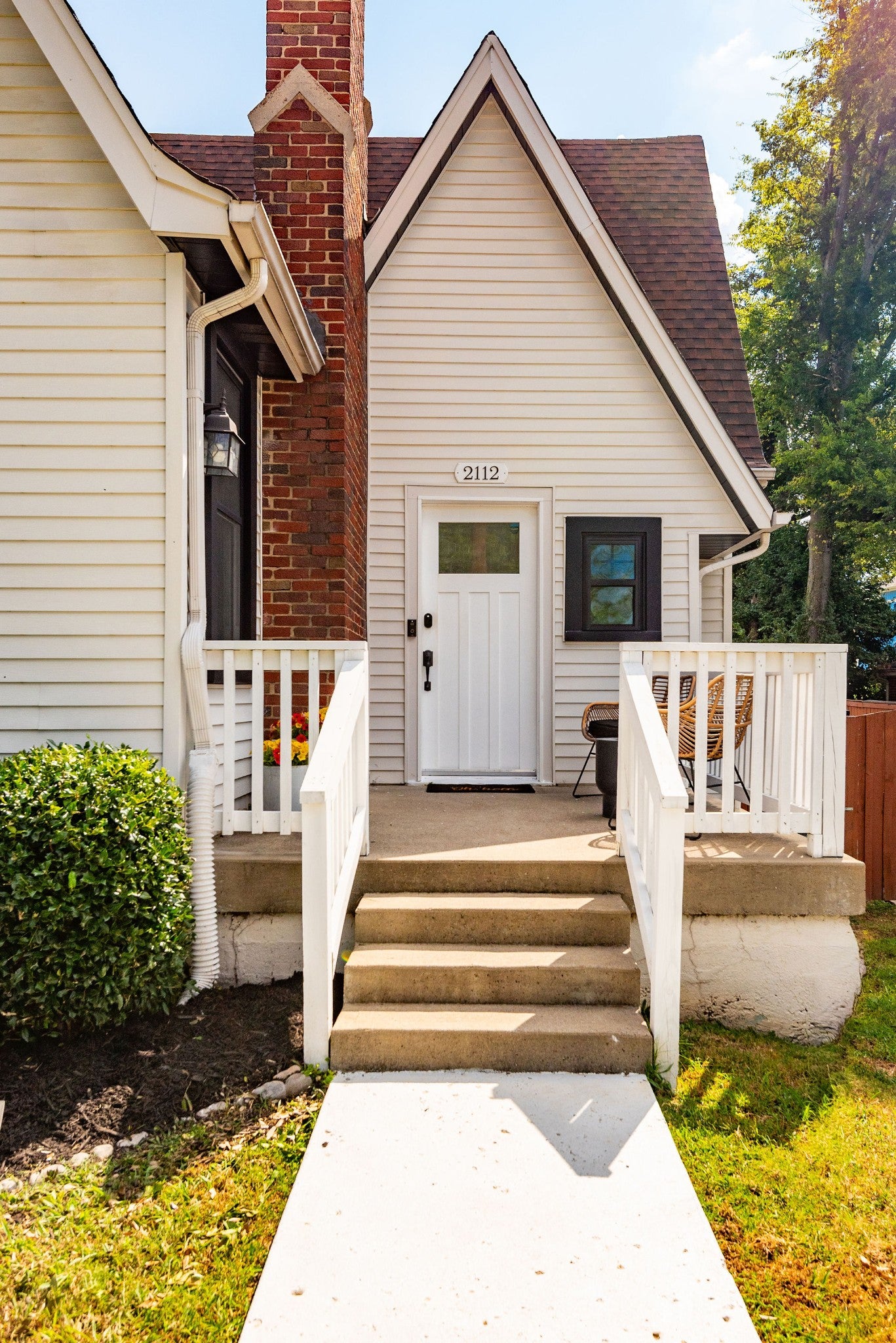 2112 24th Ave N