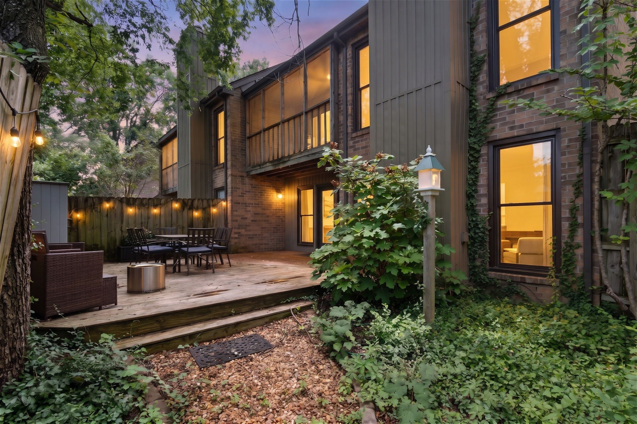 2-bed listing at 817 Battlefield Dr, Nashville