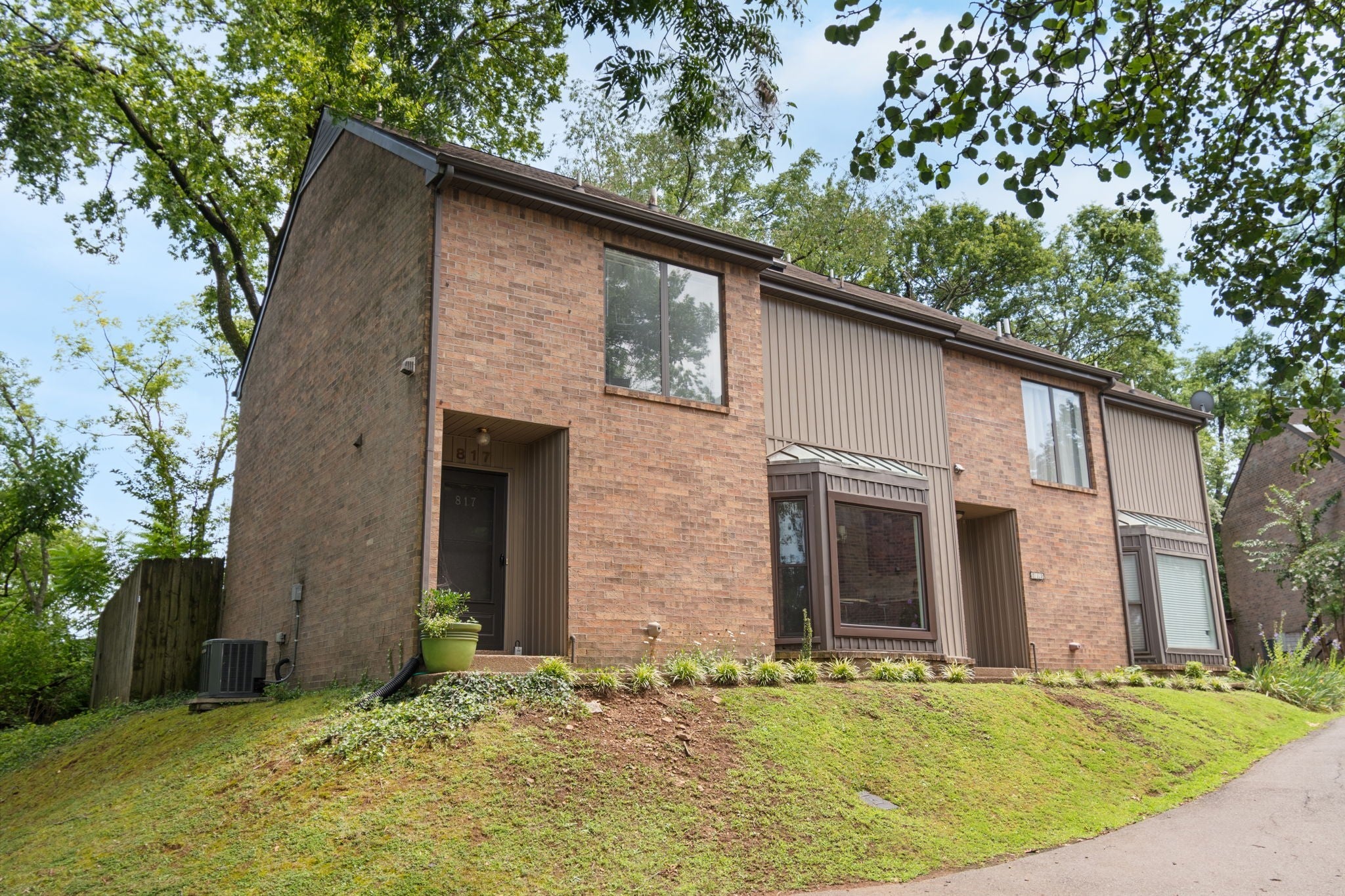817 Battlefield Dr