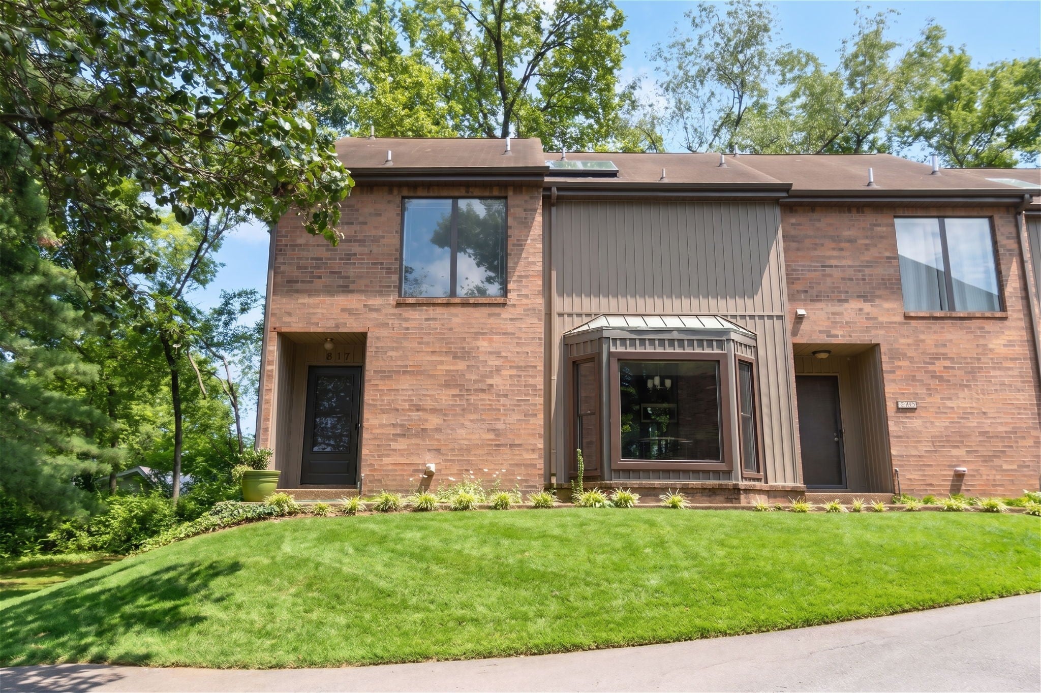 817 Battlefield Dr