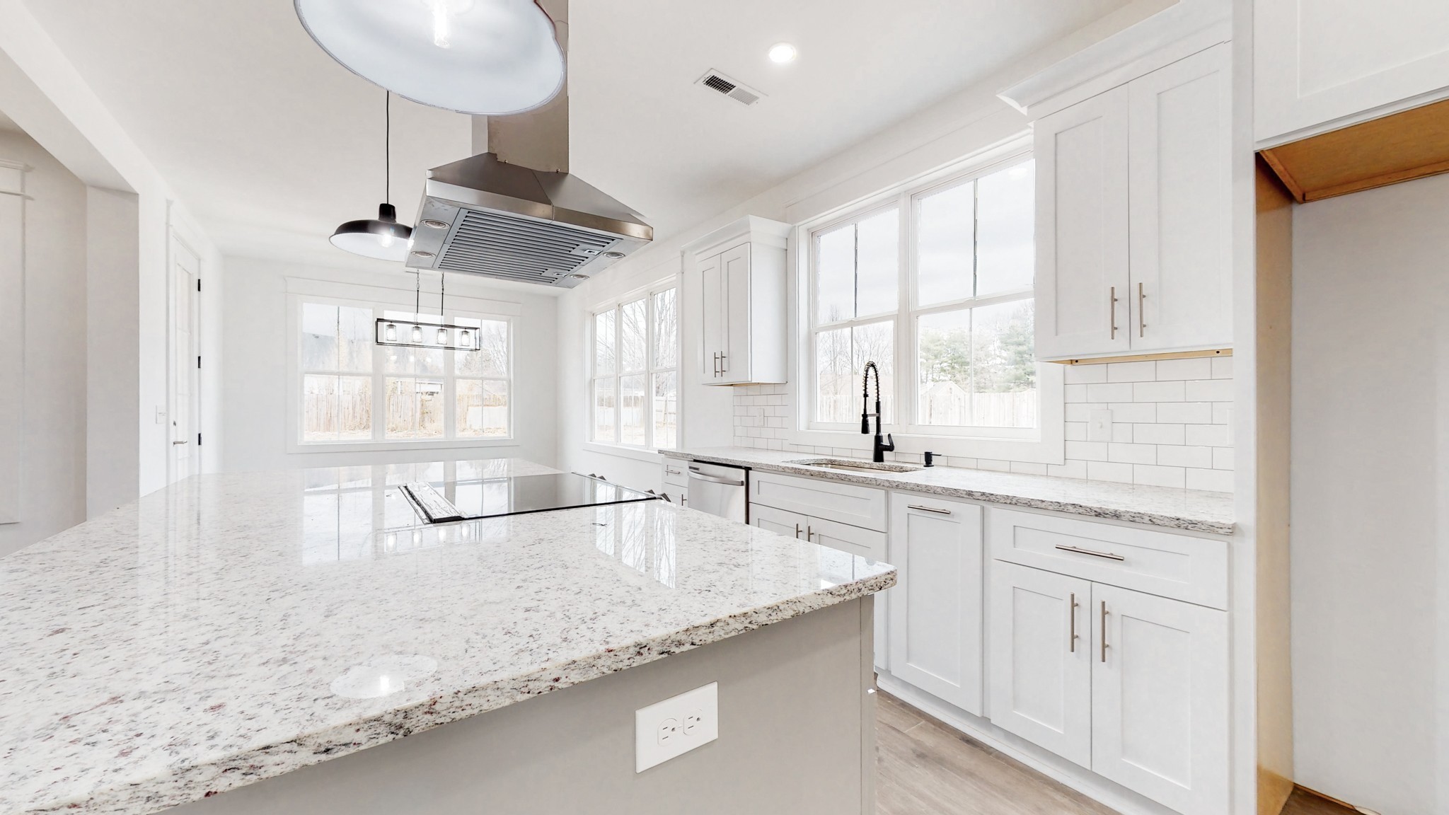 Murfreesboro, Tennessee 37128, United States, 3 Bedrooms Bedrooms, ,3 BathroomsBathrooms,Residential,Pending,80436