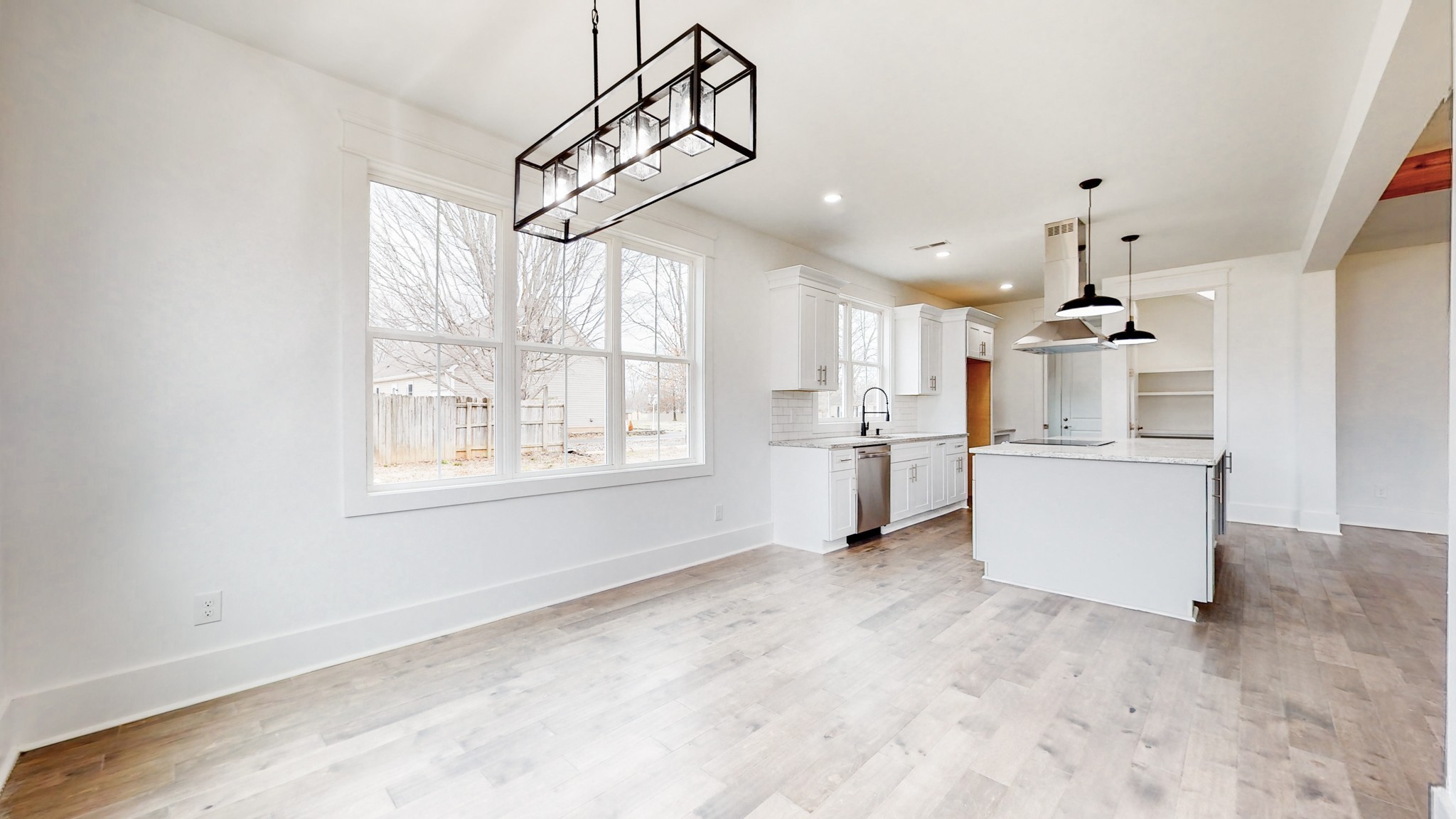 Murfreesboro, Tennessee 37128, United States, 3 Bedrooms Bedrooms, ,3 BathroomsBathrooms,Residential,Pending,80436