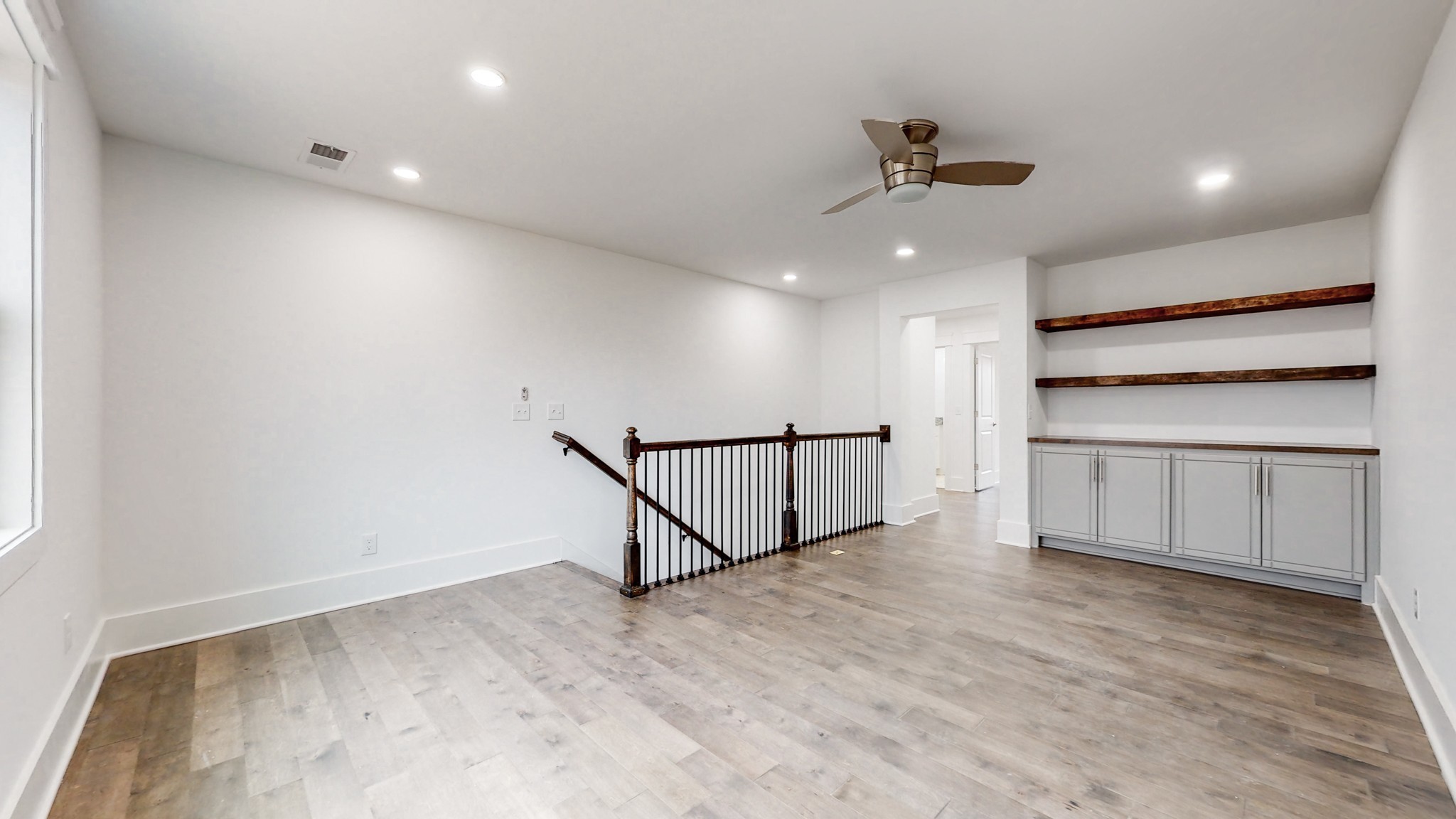 Murfreesboro, Tennessee 37128, United States, 3 Bedrooms Bedrooms, ,3 BathroomsBathrooms,Residential,Pending,80436