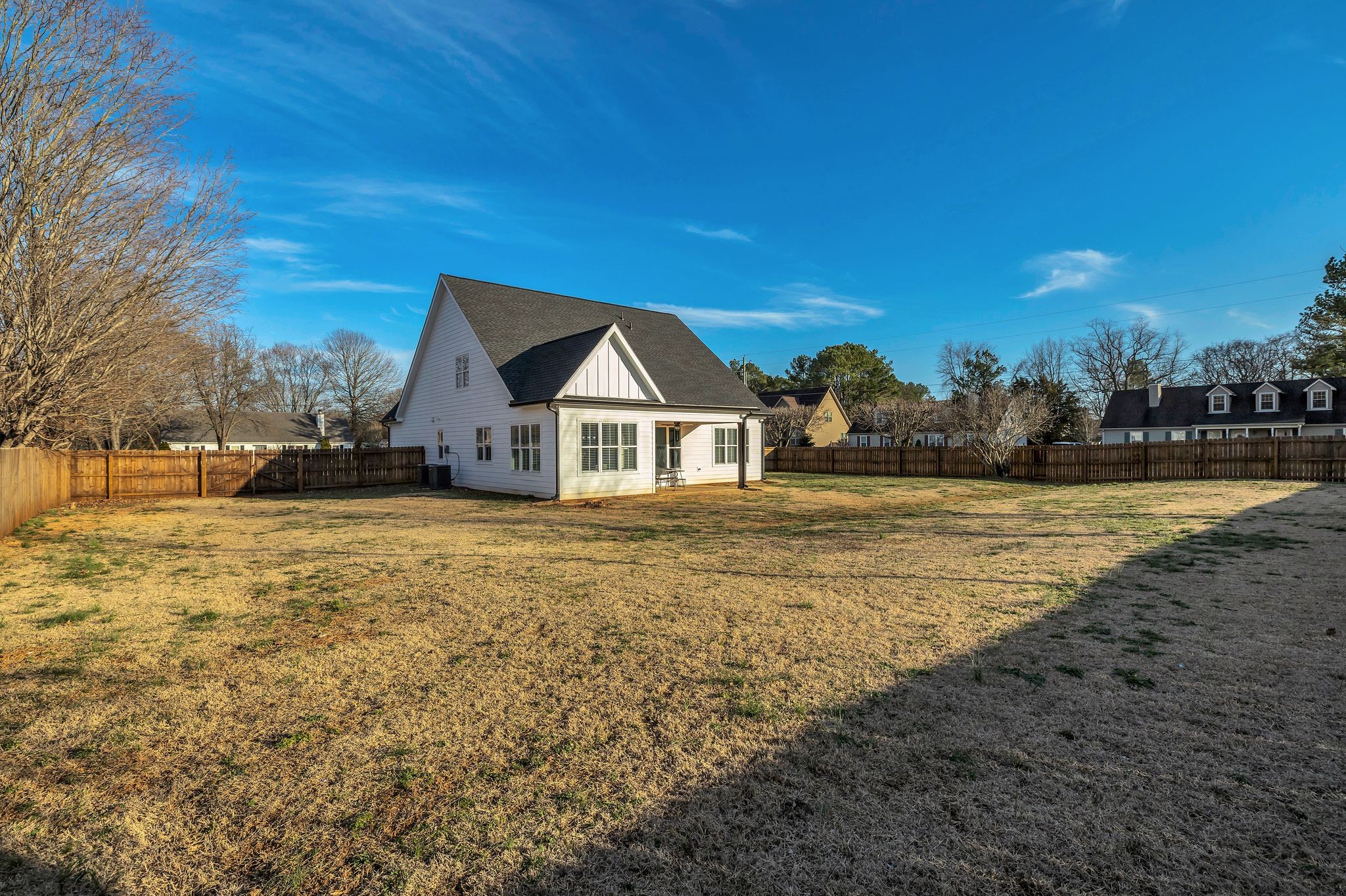 Murfreesboro, Tennessee 37128, United States, 3 Bedrooms Bedrooms, ,3 BathroomsBathrooms,Residential,Pending,80436