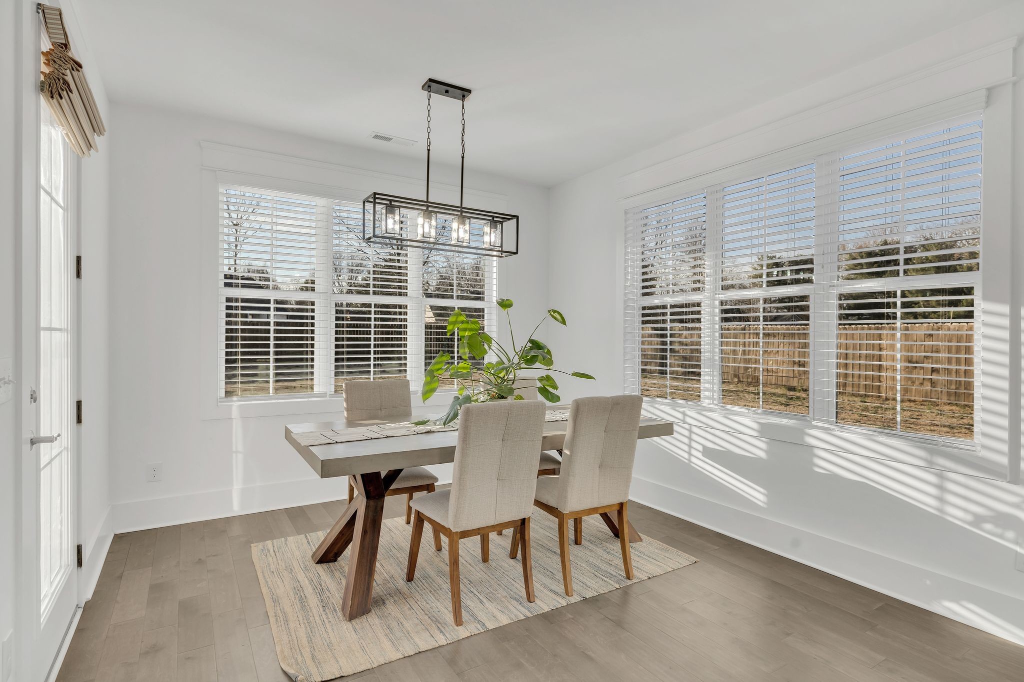 Murfreesboro, Tennessee 37128, United States, 3 Bedrooms Bedrooms, ,3 BathroomsBathrooms,Residential,Pending,80436