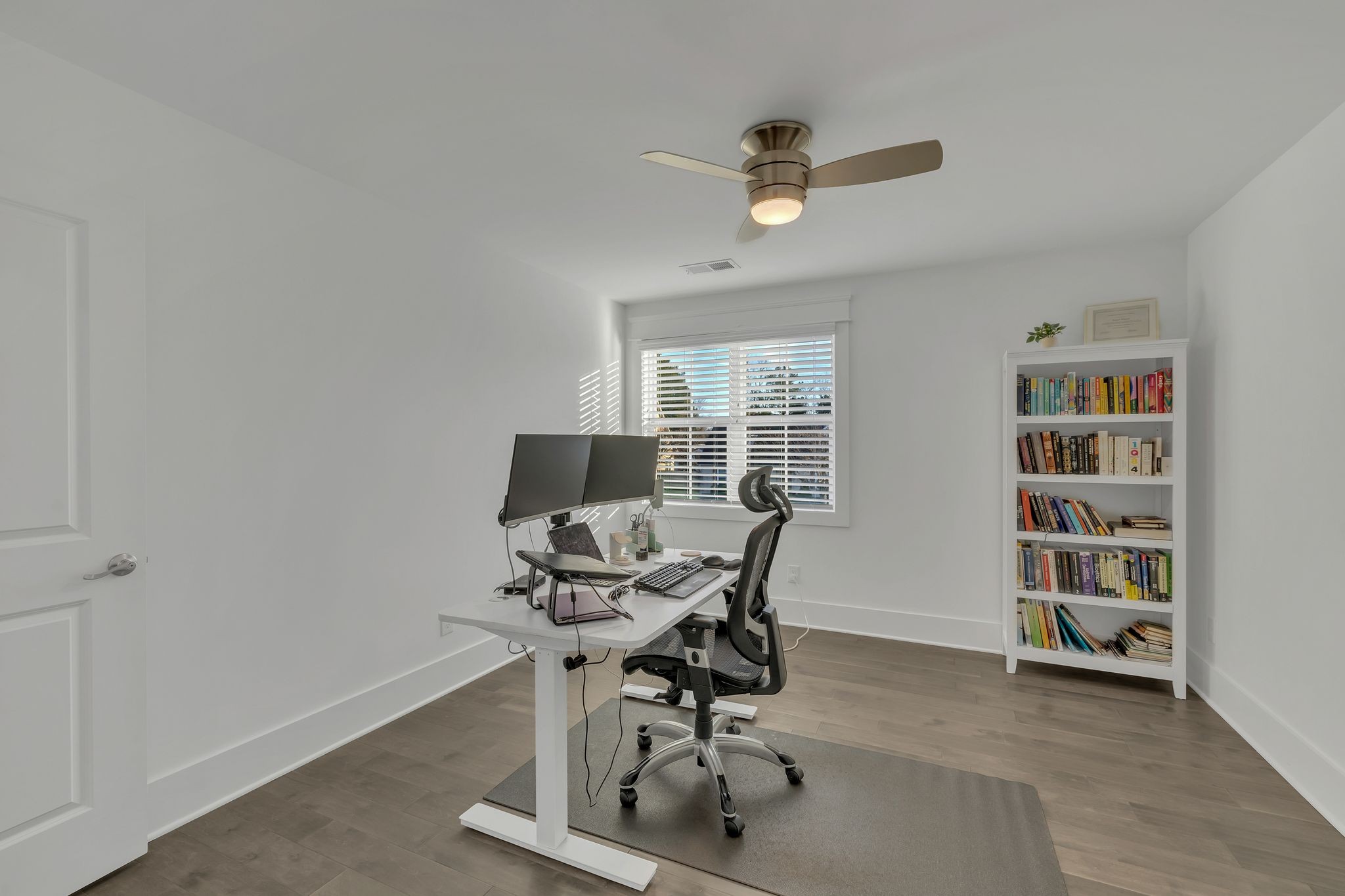 Murfreesboro, Tennessee 37128, United States, 3 Bedrooms Bedrooms, ,3 BathroomsBathrooms,Residential,Pending,80436