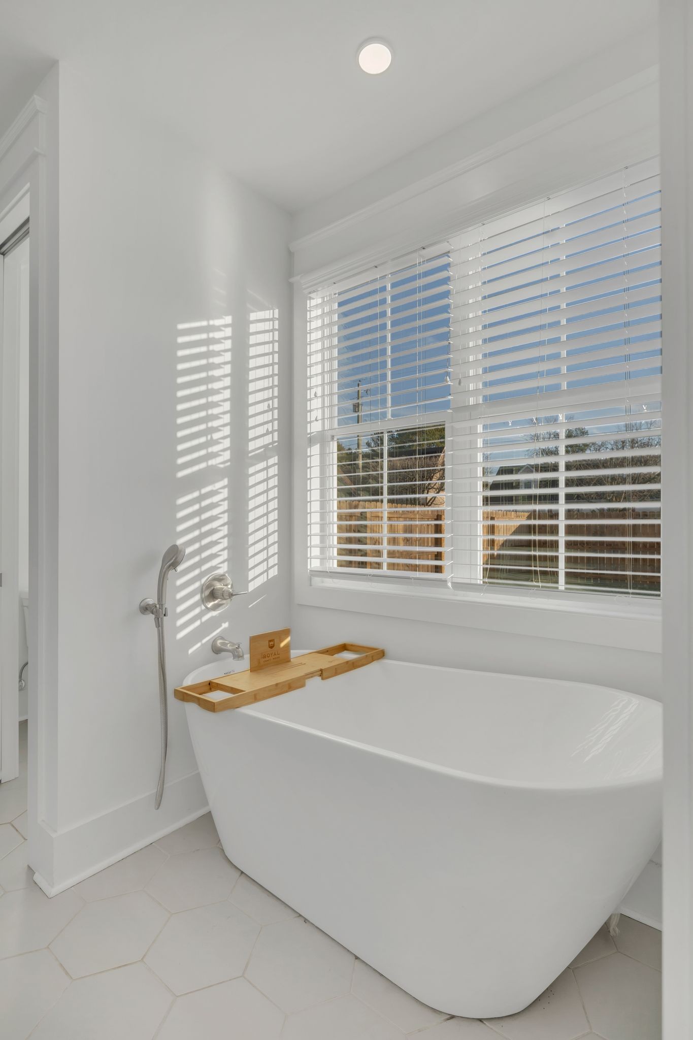 Murfreesboro, Tennessee 37128, United States, 3 Bedrooms Bedrooms, ,3 BathroomsBathrooms,Residential,Pending,80436