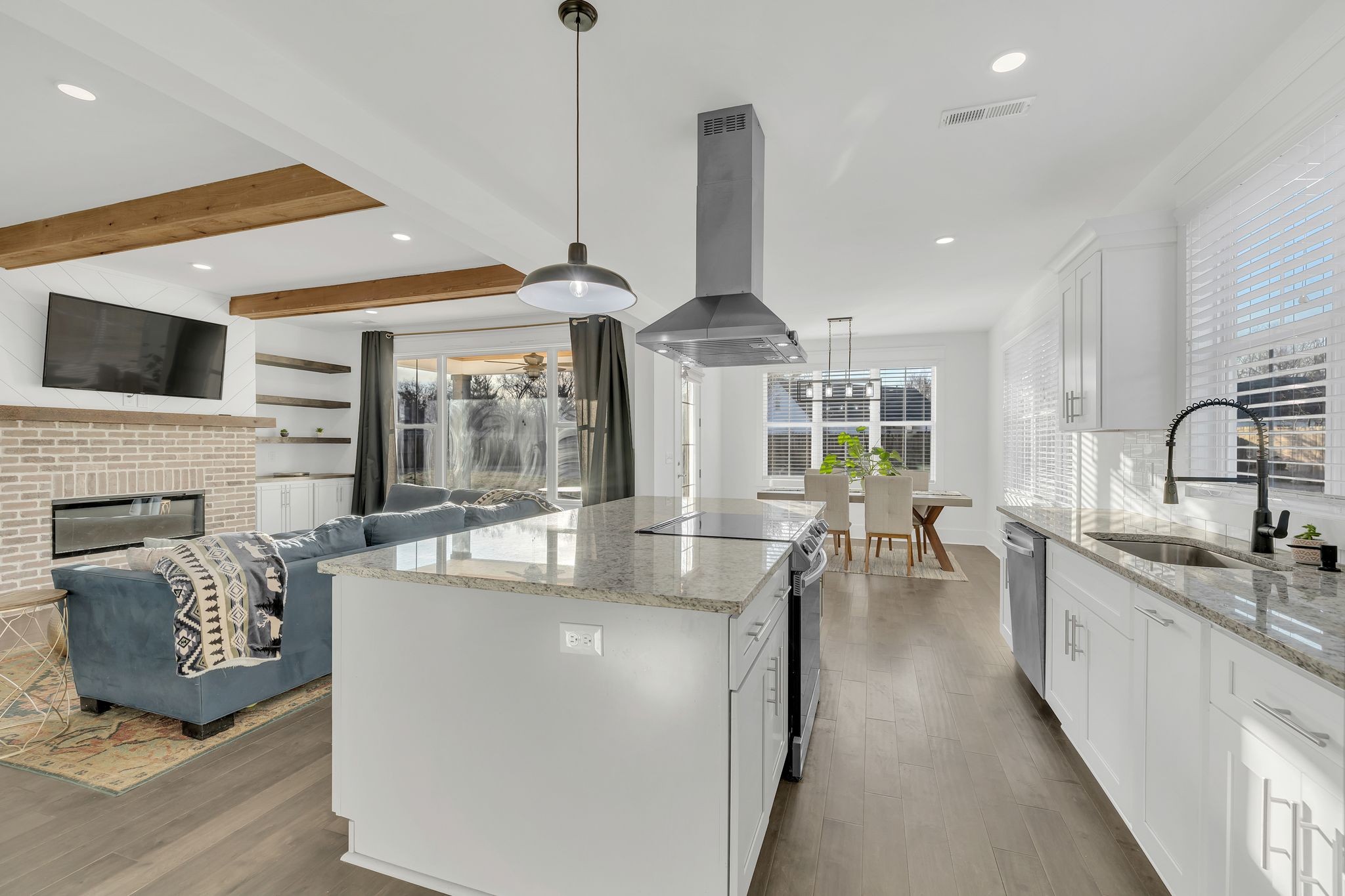 Murfreesboro, Tennessee 37128, United States, 3 Bedrooms Bedrooms, ,3 BathroomsBathrooms,Residential,Pending,80436