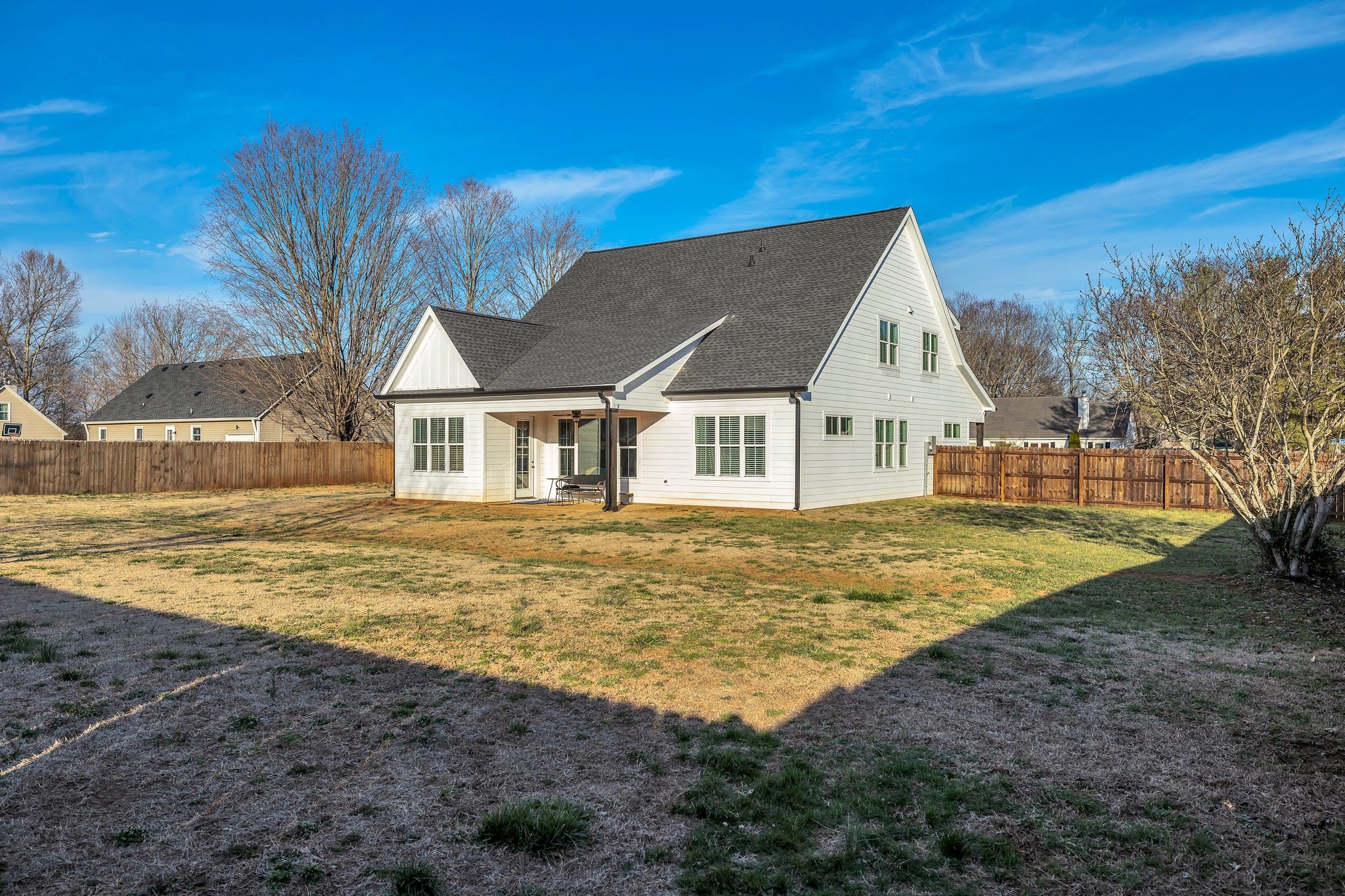 Murfreesboro, Tennessee 37128, United States, 3 Bedrooms Bedrooms, ,3 BathroomsBathrooms,Residential,Pending,80436