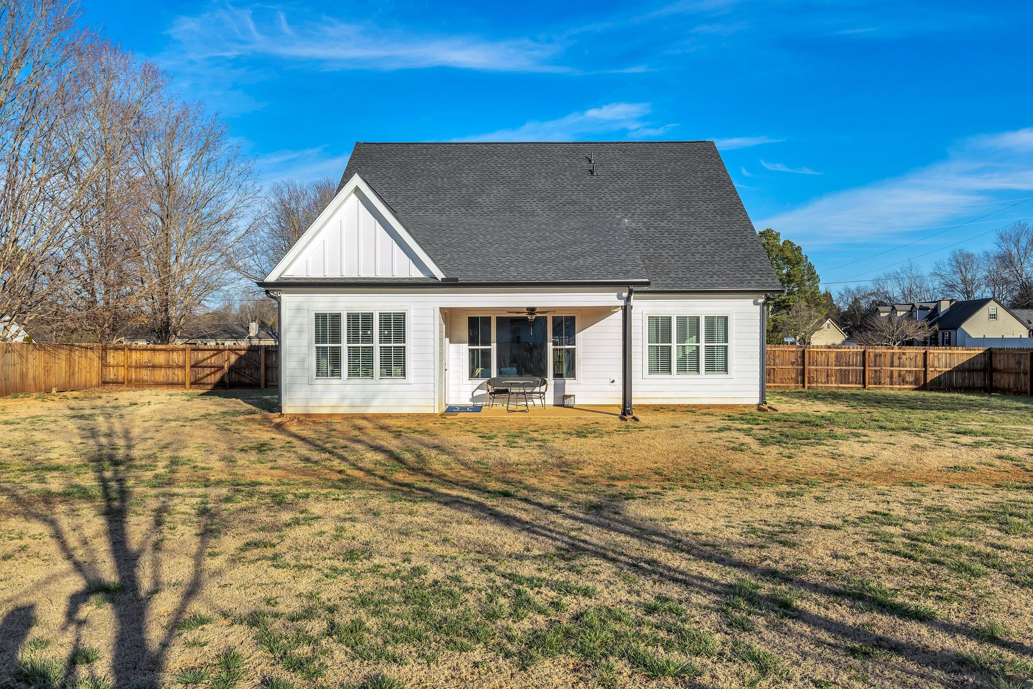 Murfreesboro, Tennessee 37128, United States, 3 Bedrooms Bedrooms, ,3 BathroomsBathrooms,Residential,Pending,80436