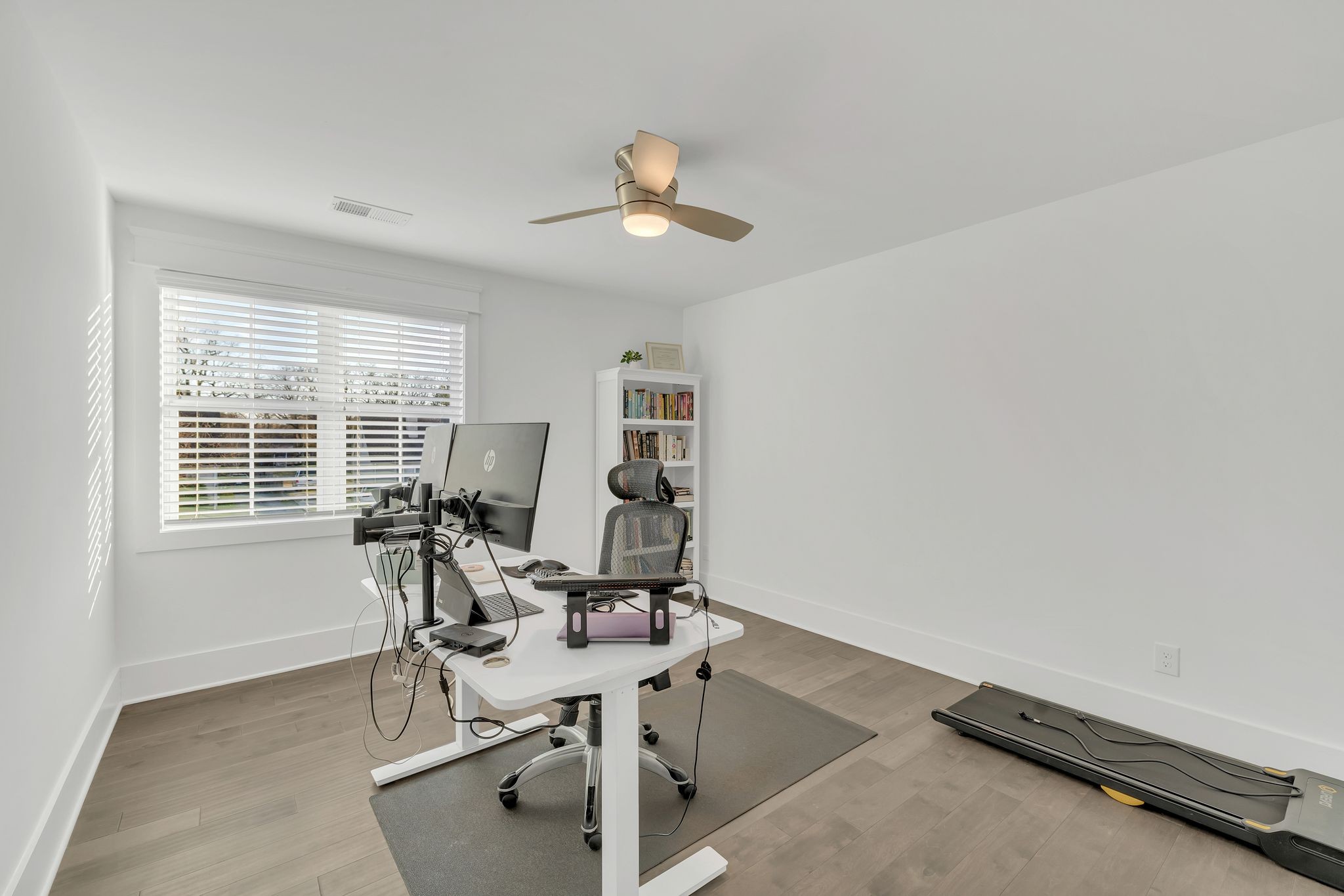 Murfreesboro, Tennessee 37128, United States, 3 Bedrooms Bedrooms, ,3 BathroomsBathrooms,Residential,Pending,80436