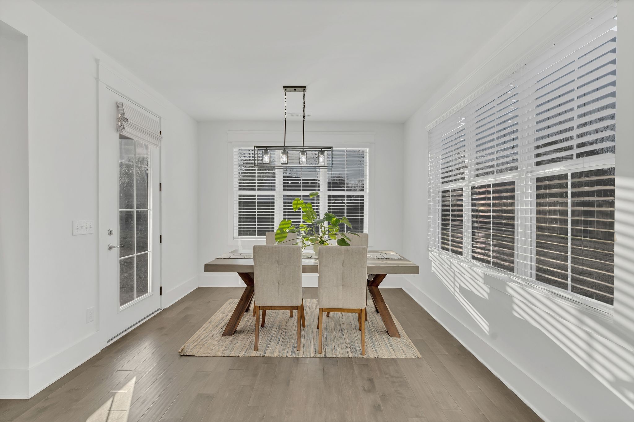 Murfreesboro, Tennessee 37128, United States, 3 Bedrooms Bedrooms, ,3 BathroomsBathrooms,Residential,Pending,80436