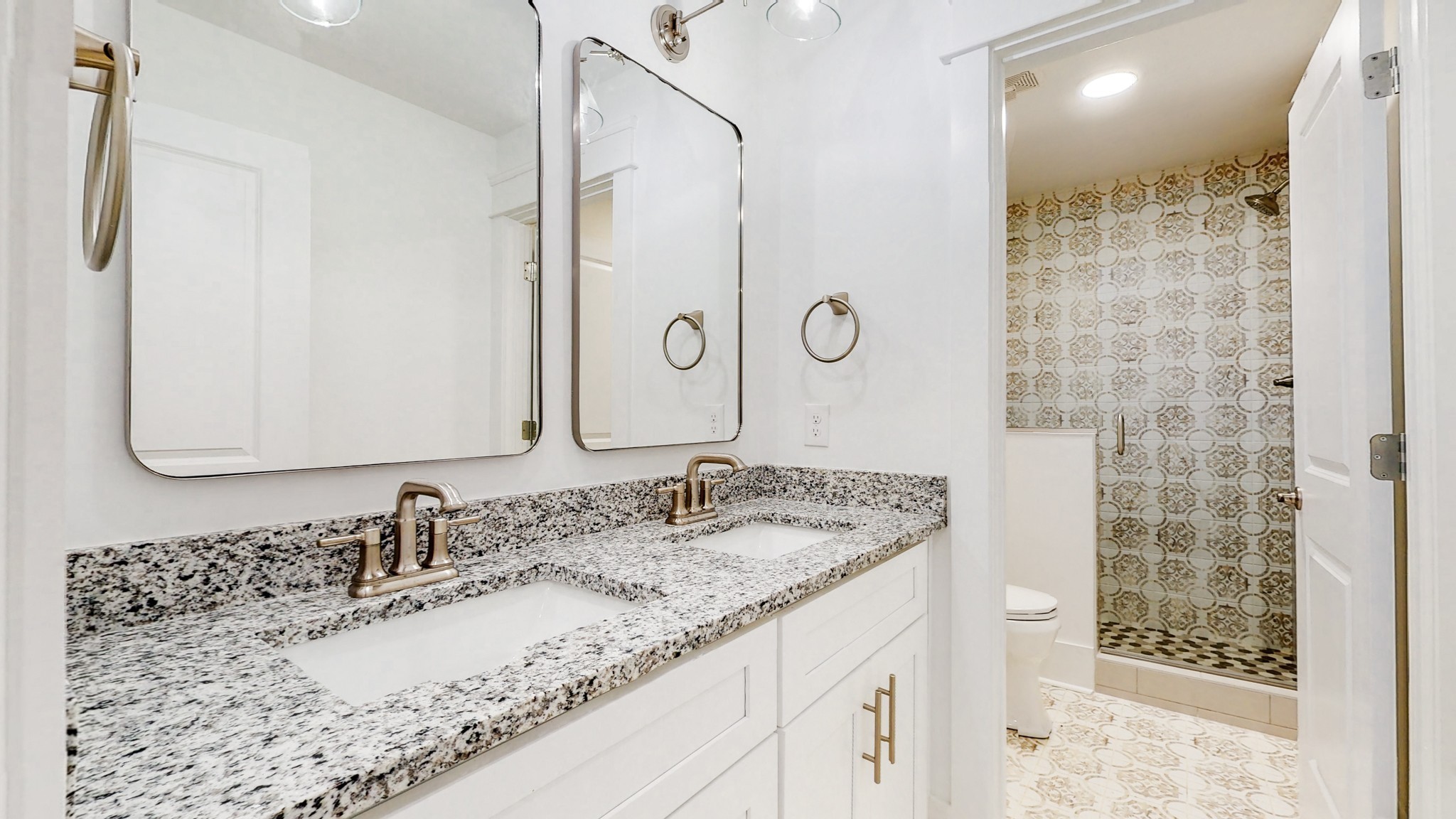 Murfreesboro, Tennessee 37128, United States, 3 Bedrooms Bedrooms, ,3 BathroomsBathrooms,Residential,Pending,80436