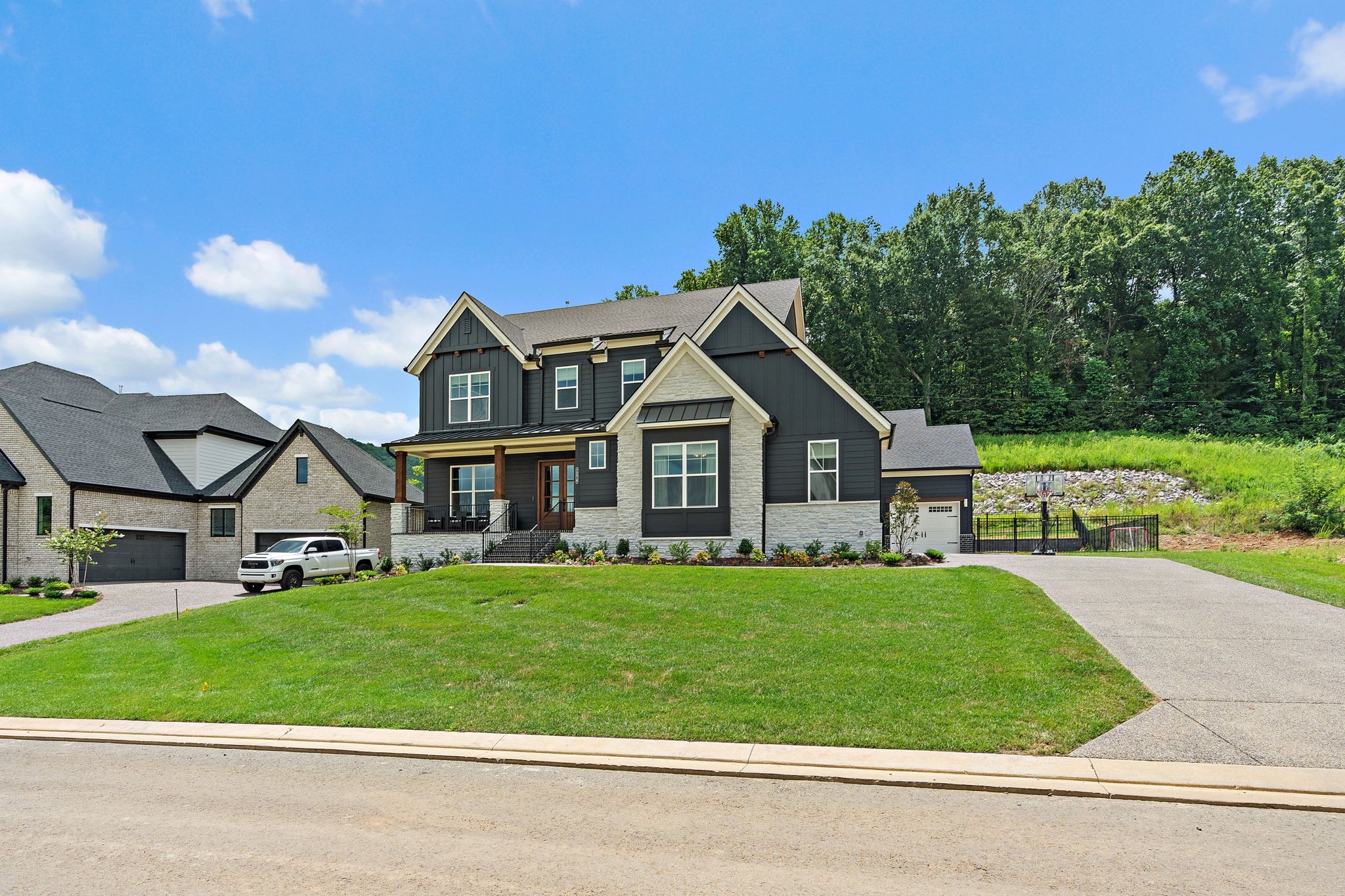 7276 Murrel Dr
