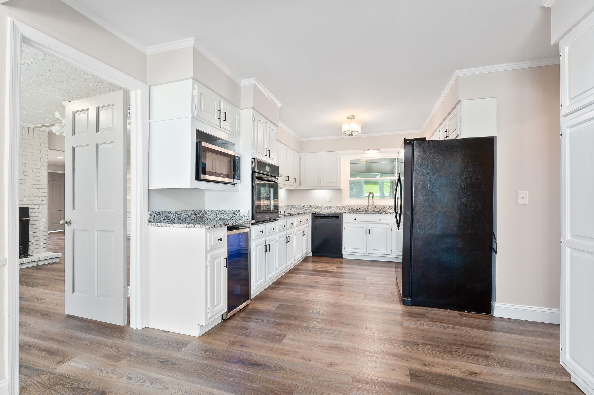 1409 Robert Ln