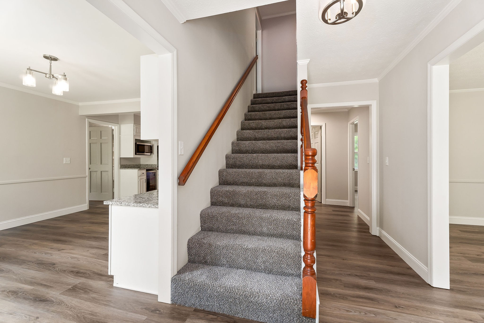 1409 Robert Ln