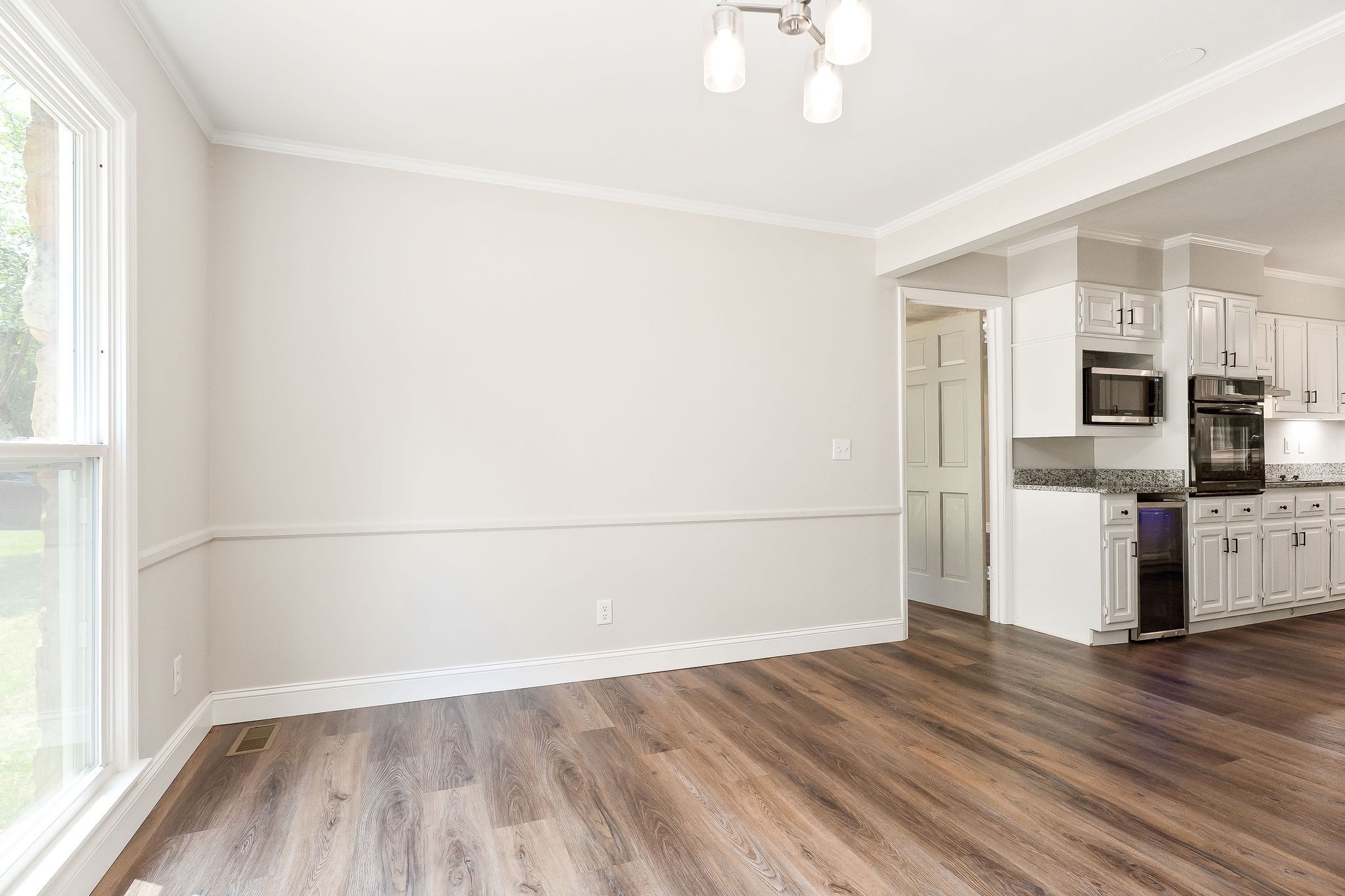 1409 Robert Ln