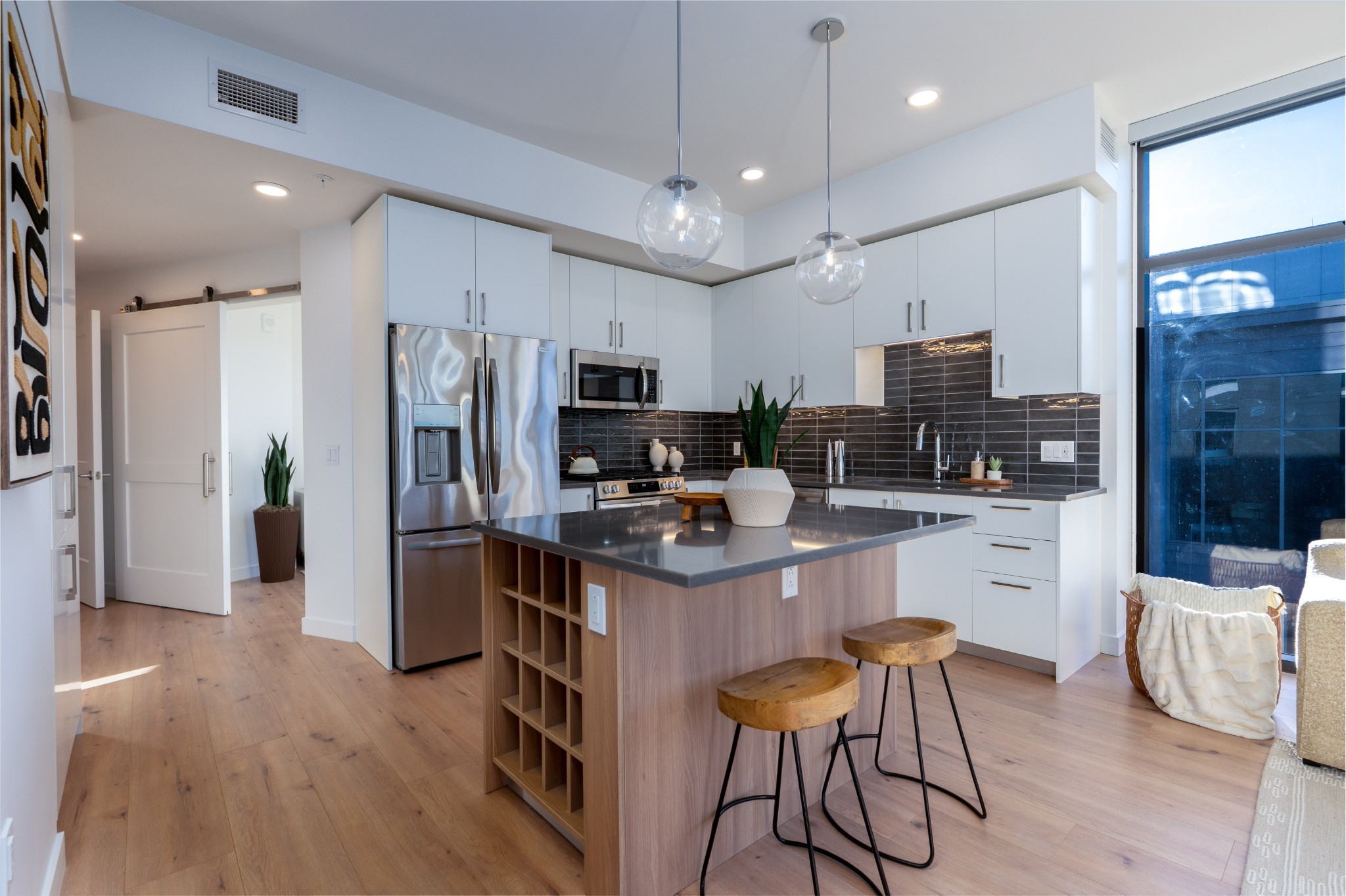 1212 Demonbreun St B1 (E)