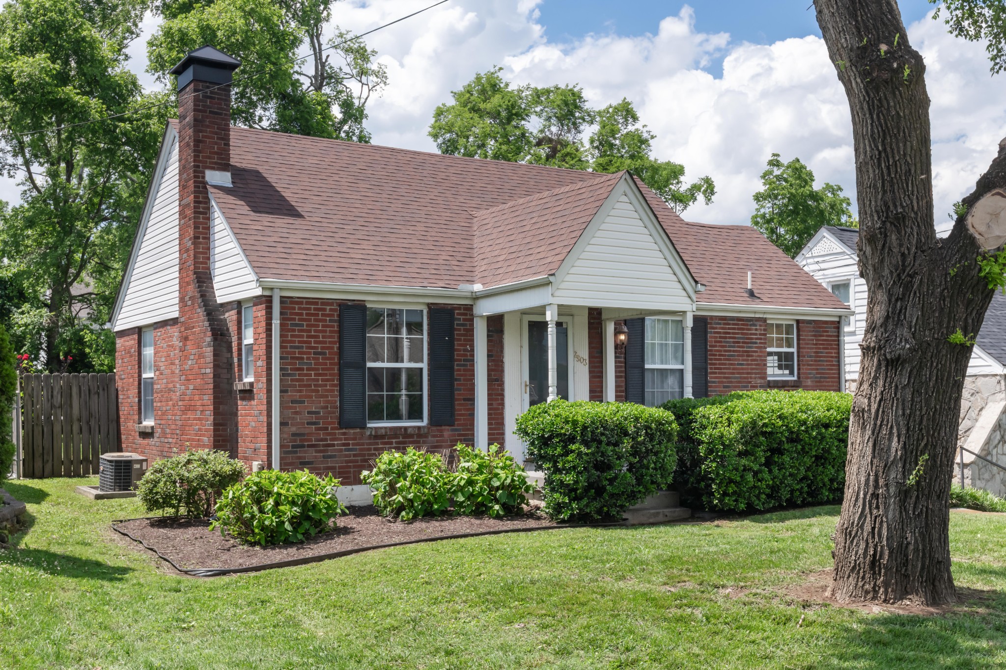 2903 Glenmeade Dr