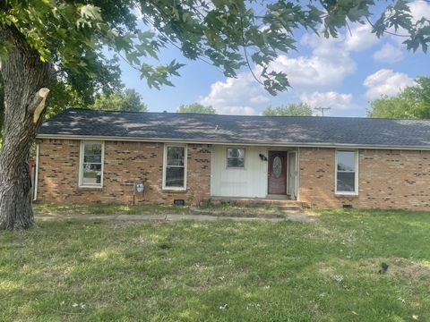 306 Tiny Town Rd Clarksville TN 37042