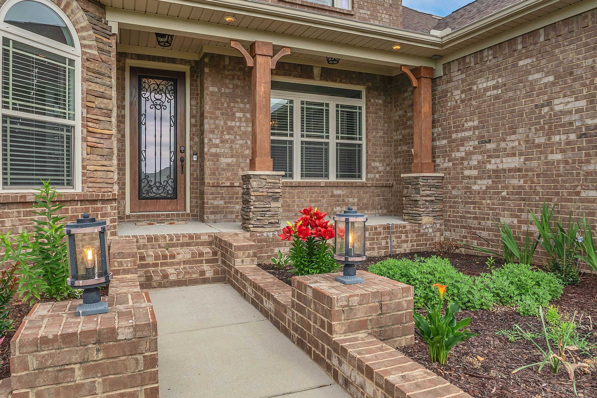 33 Ivy Dr