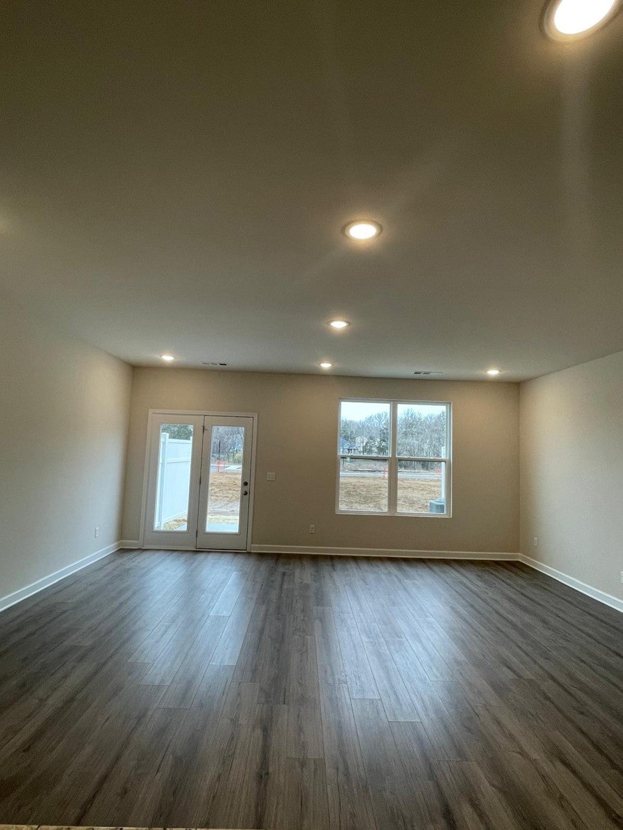 120 Fister Dr