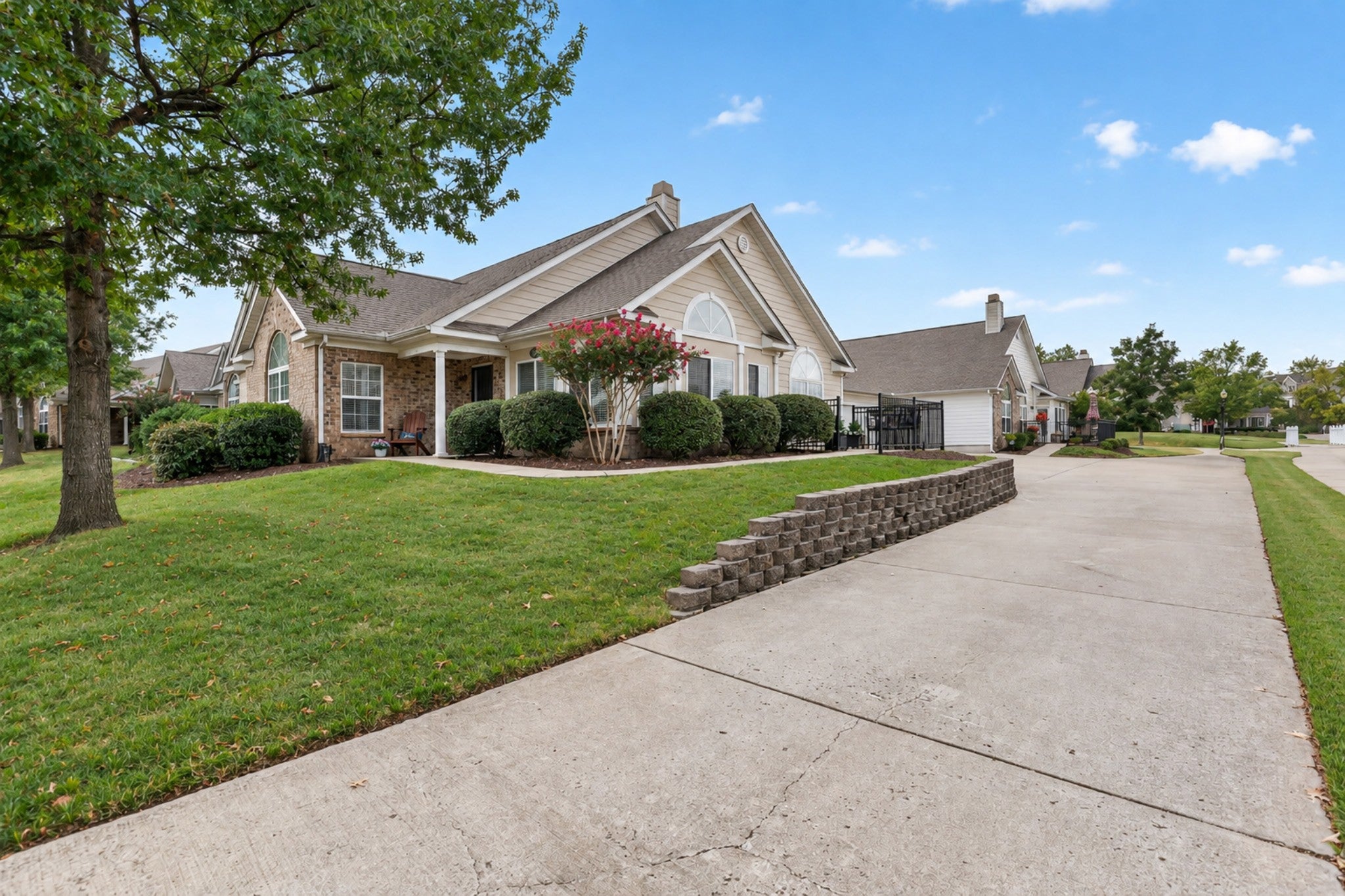 825 Browns Ln 2303 - Photo 4
