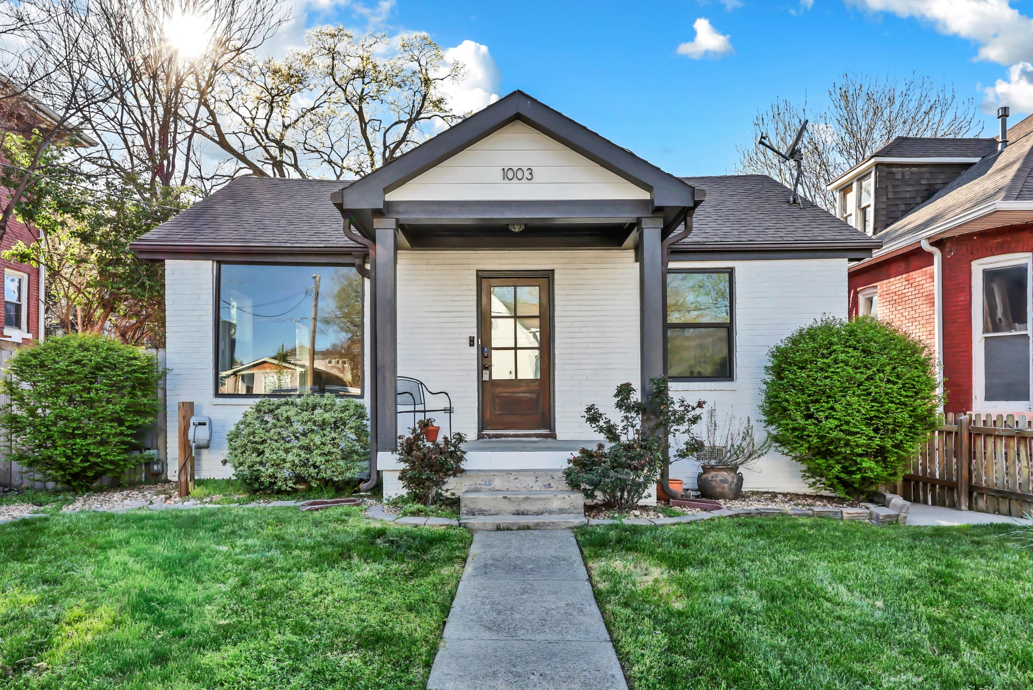 1003 Villa Pl