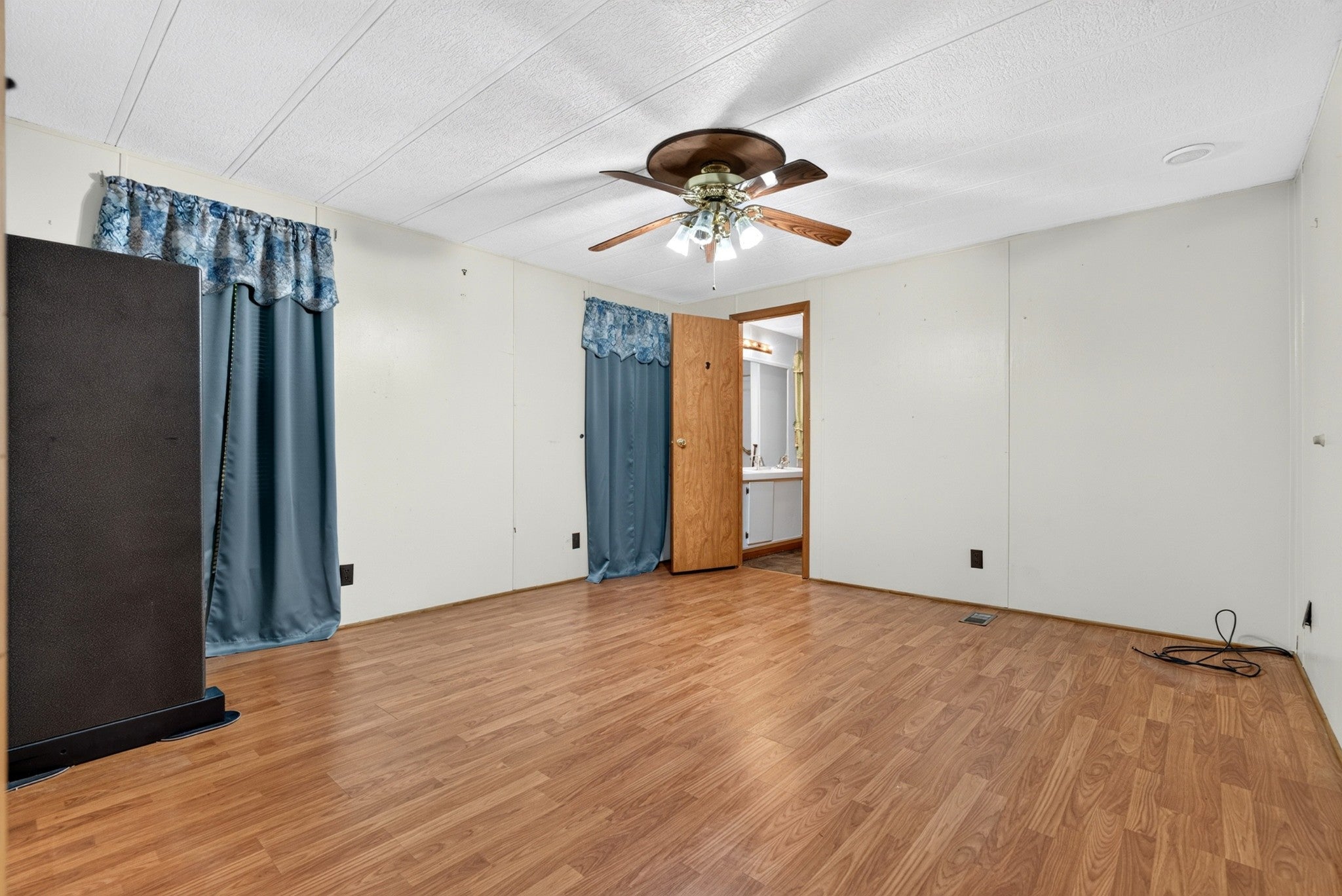 401 Hermitage Cir