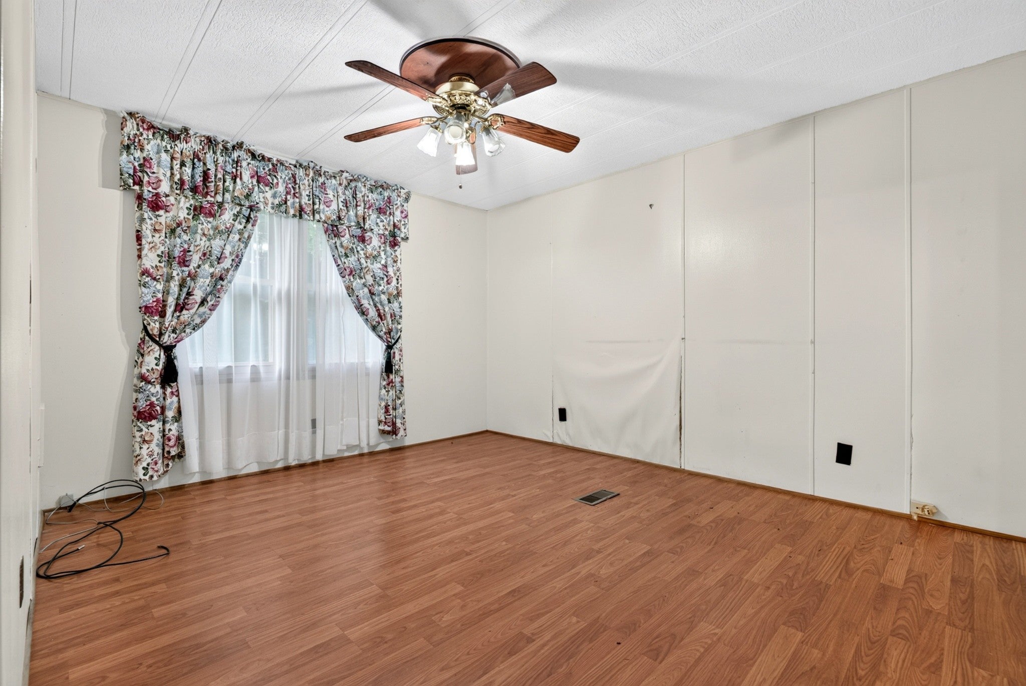 401 Hermitage Cir